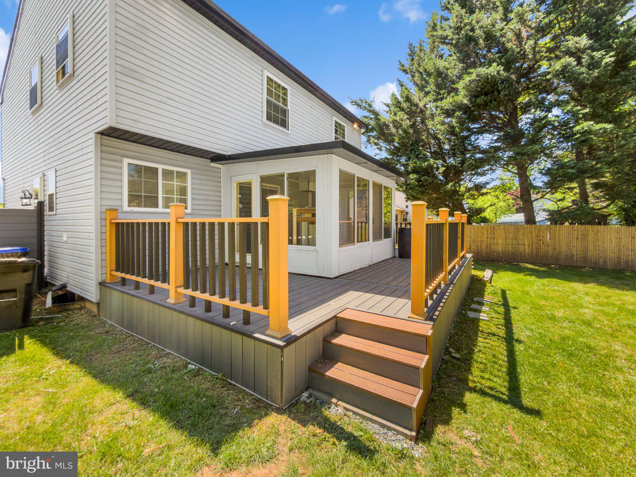 YORKTOWN - Residential