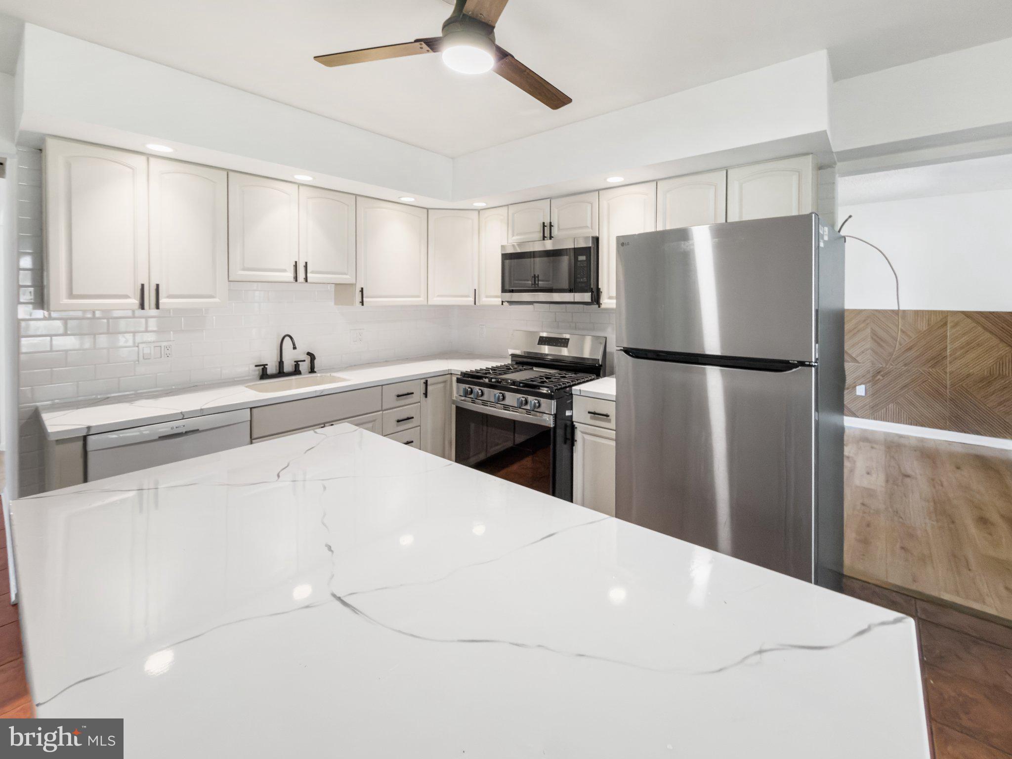 YORKTOWN - Residential