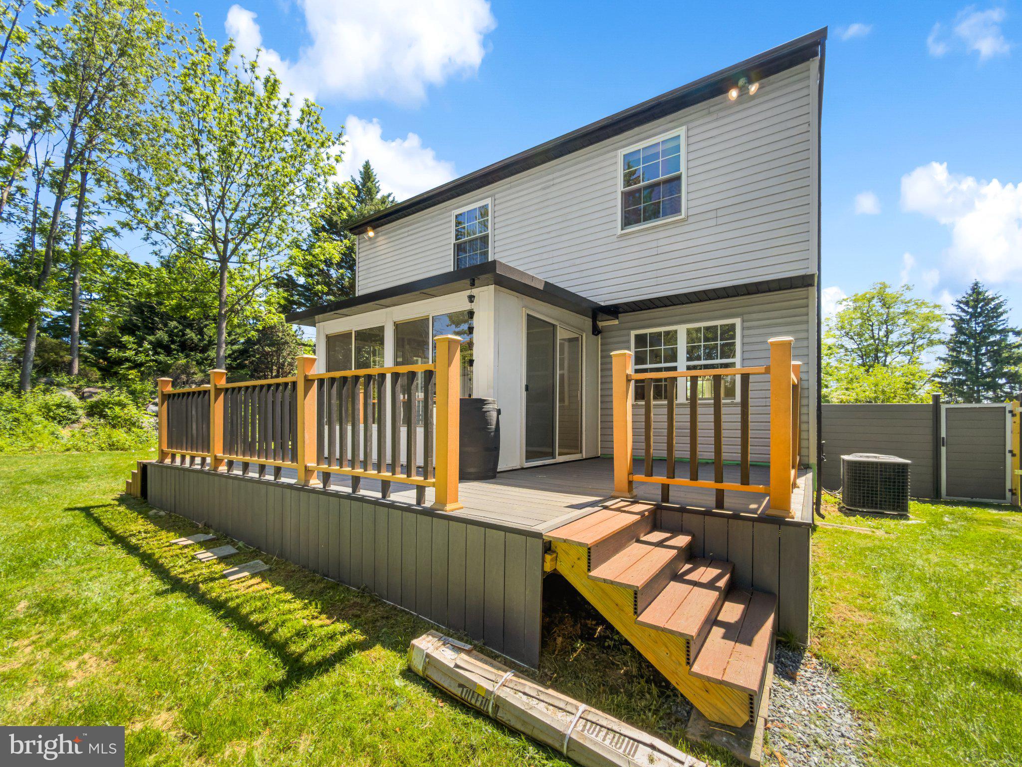 YORKTOWN - Residential