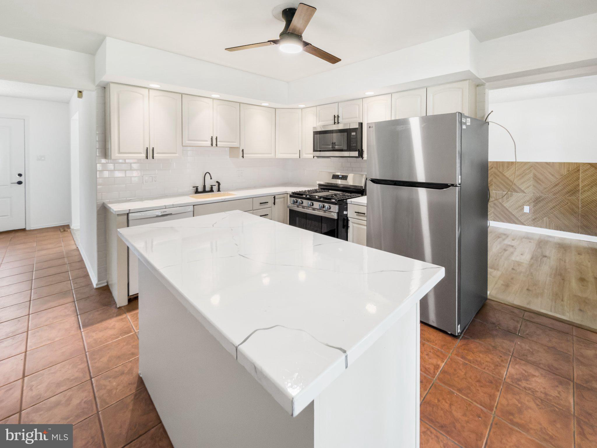 YORKTOWN - Residential