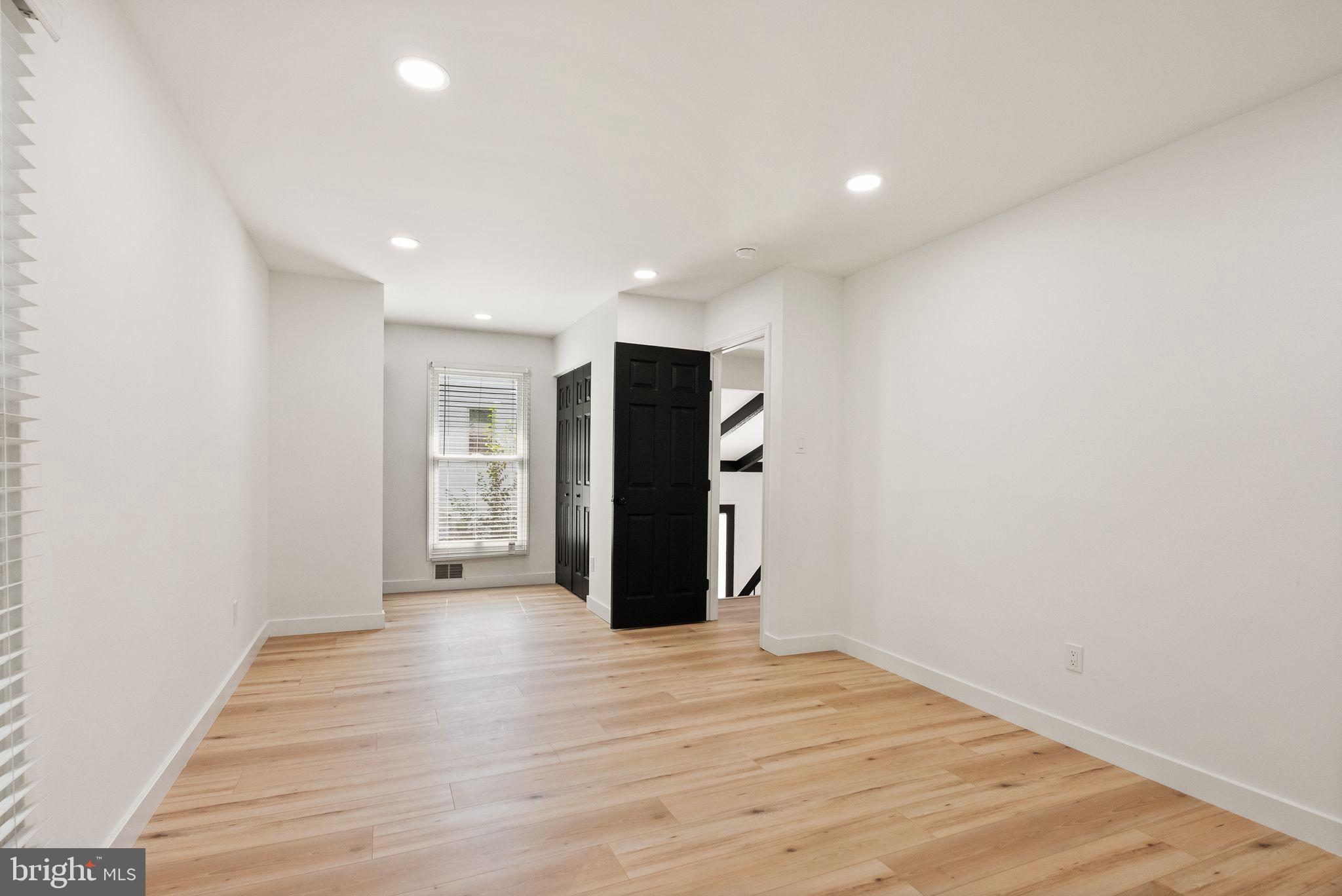 BROOKFIELD - Residential