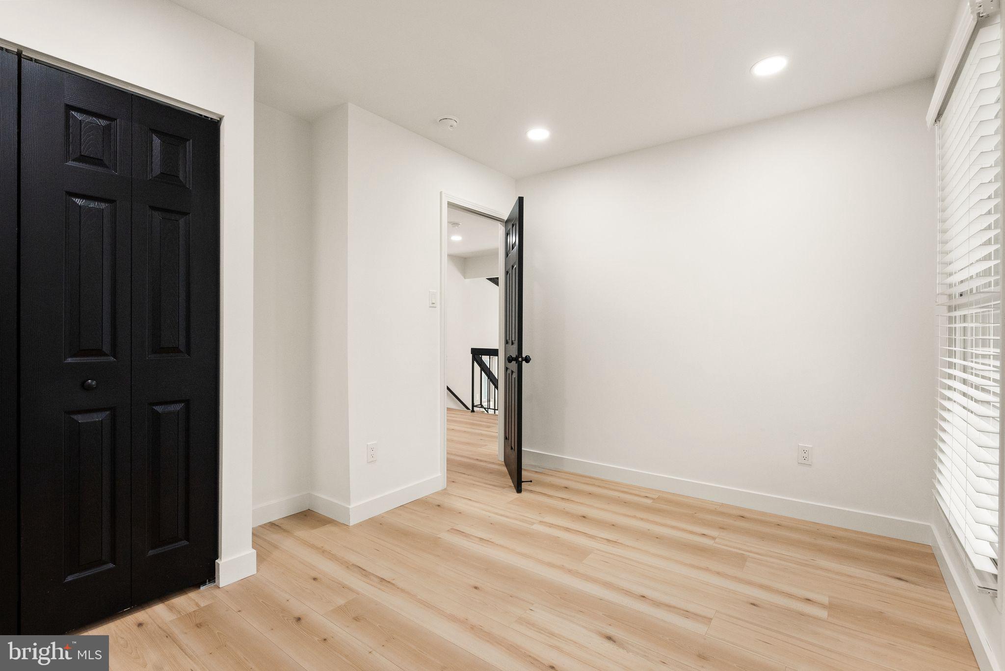 BROOKFIELD - Residential