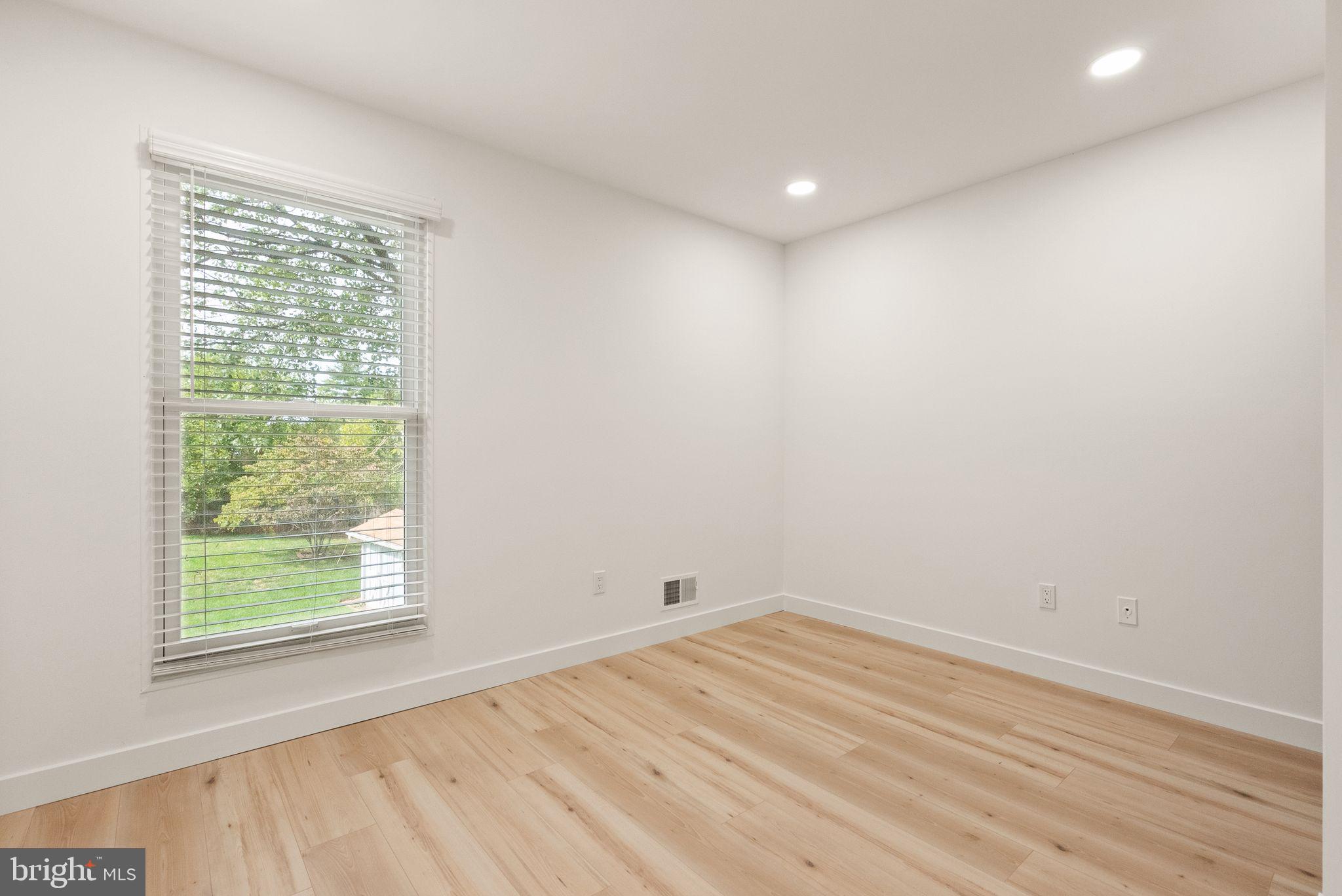 BROOKFIELD - Residential