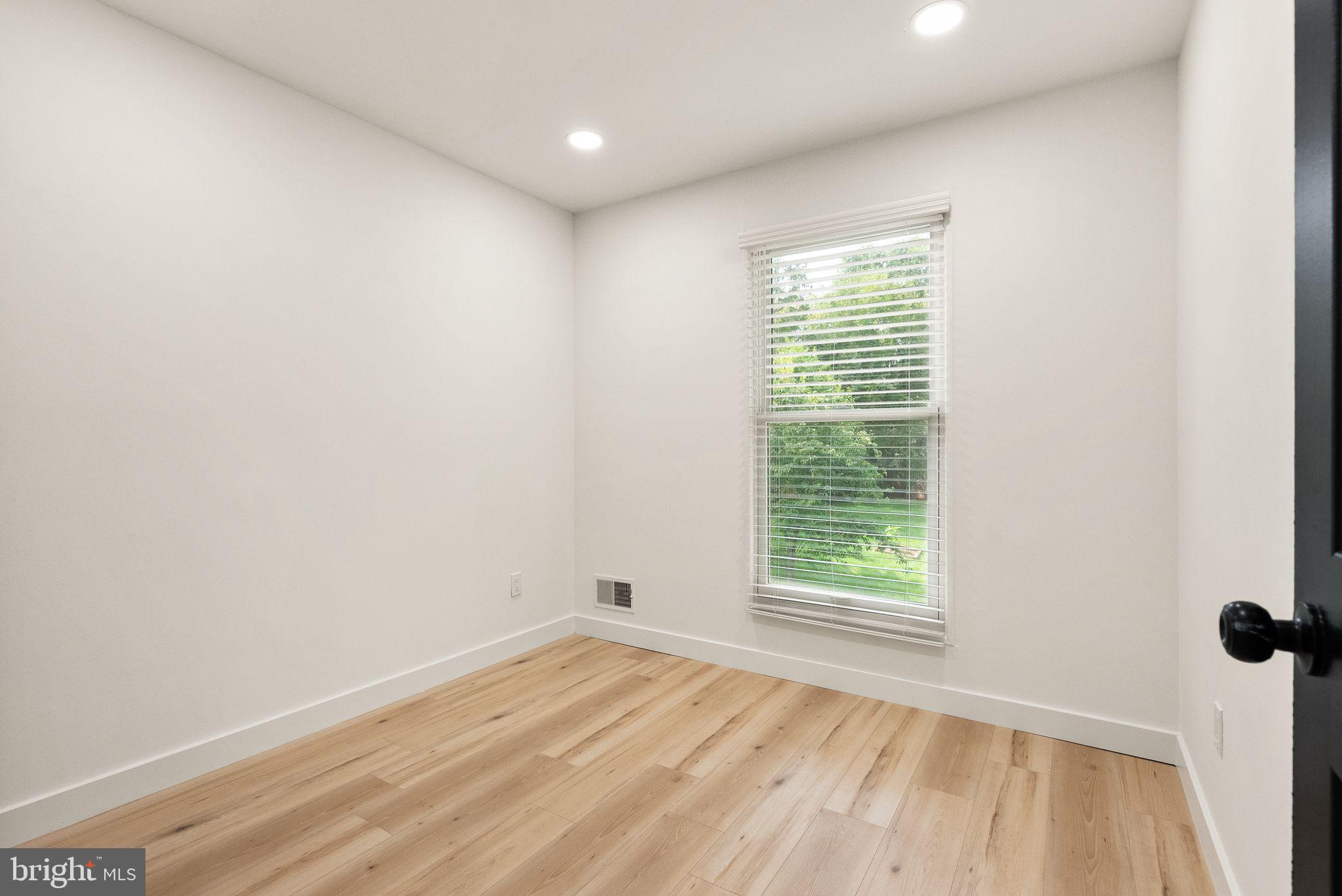 BROOKFIELD - Residential