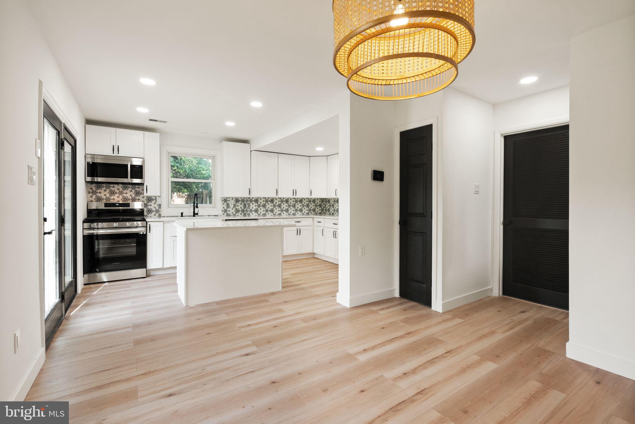 BROOKFIELD - Residential