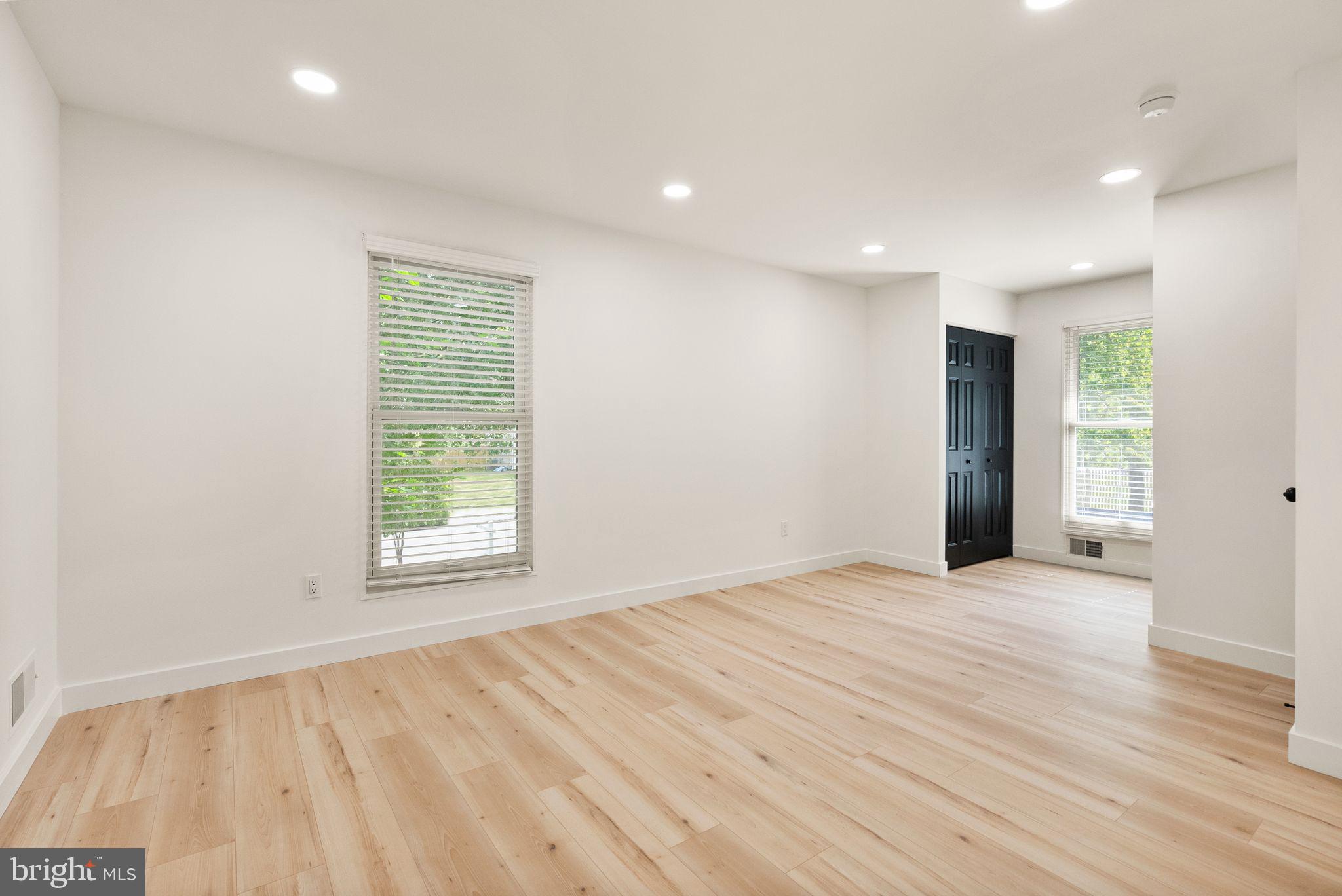 BROOKFIELD - Residential