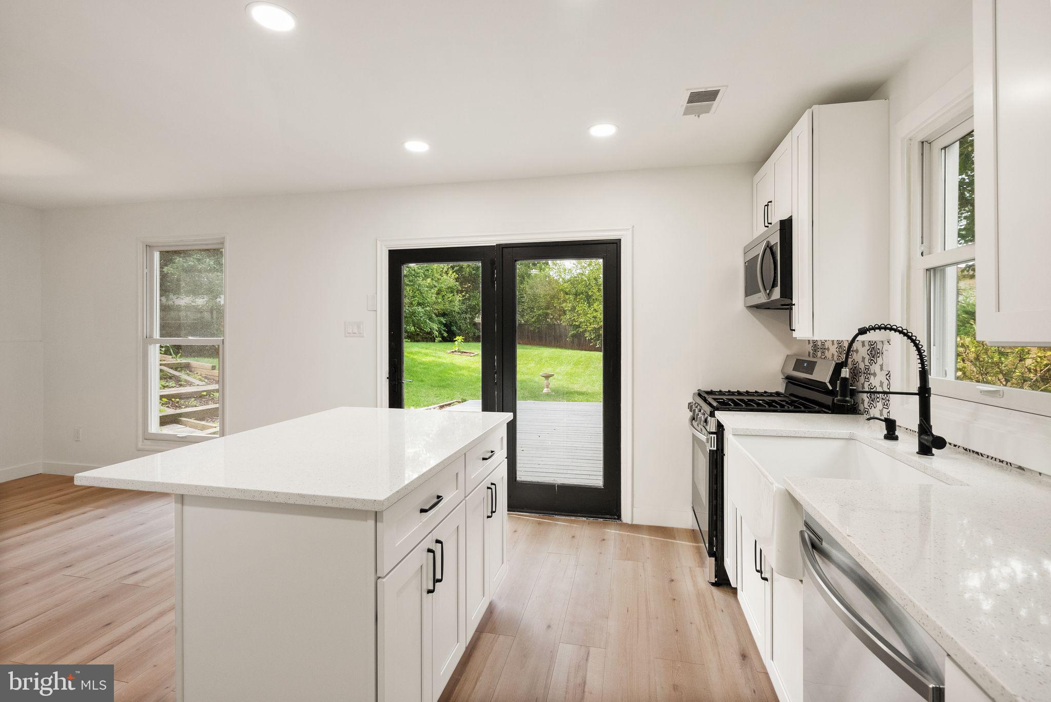 BROOKFIELD - Residential