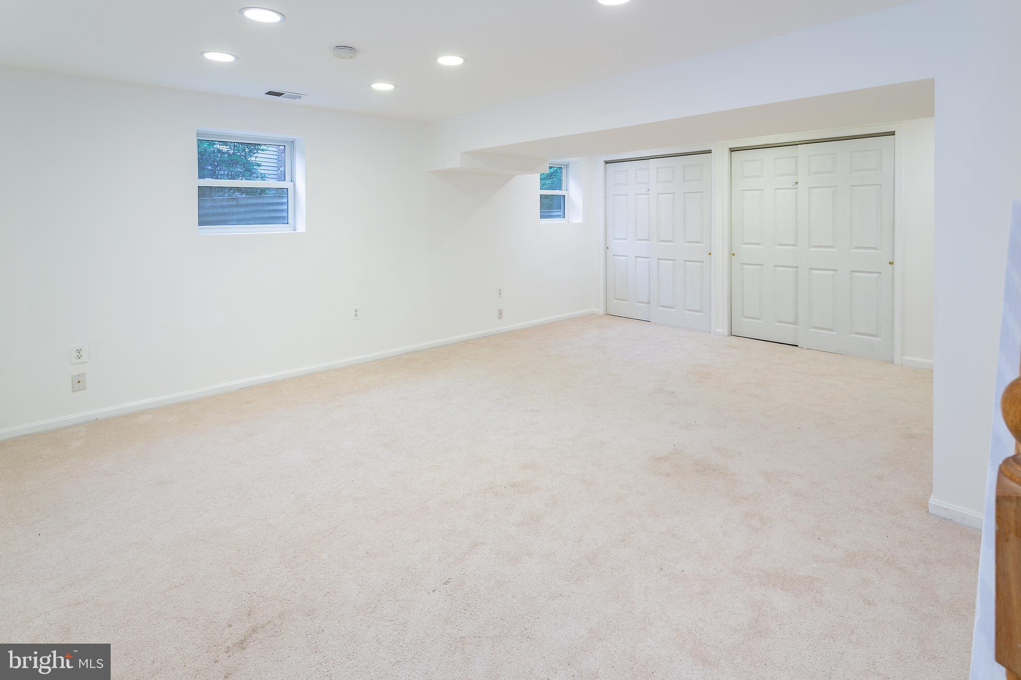 LEIGH WOODS - Residential