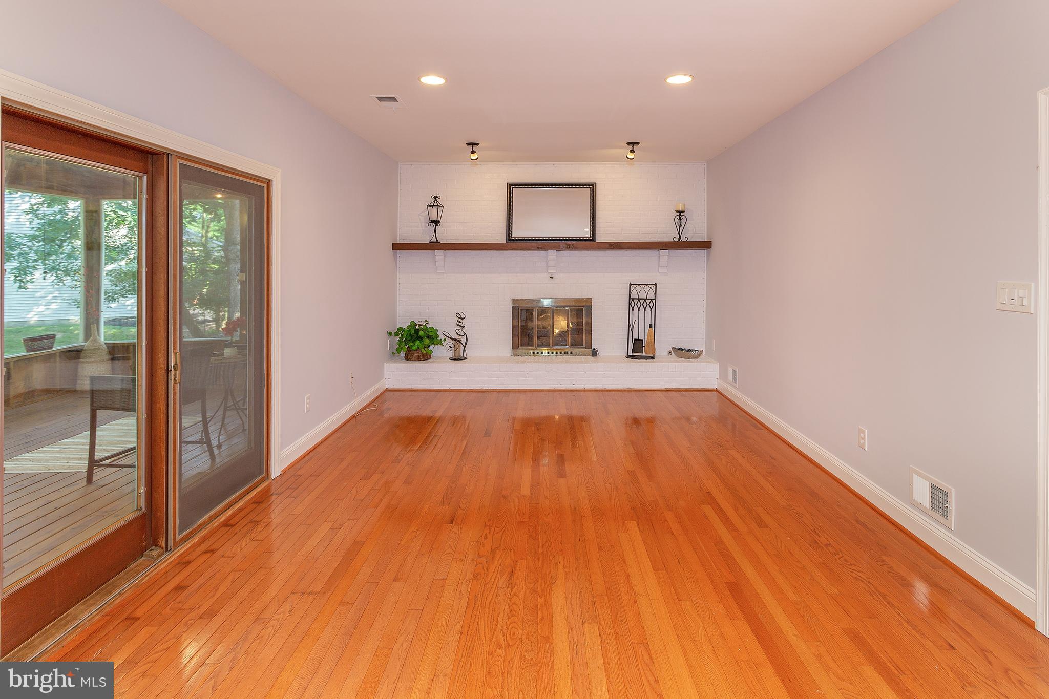 LEIGH WOODS - Residential