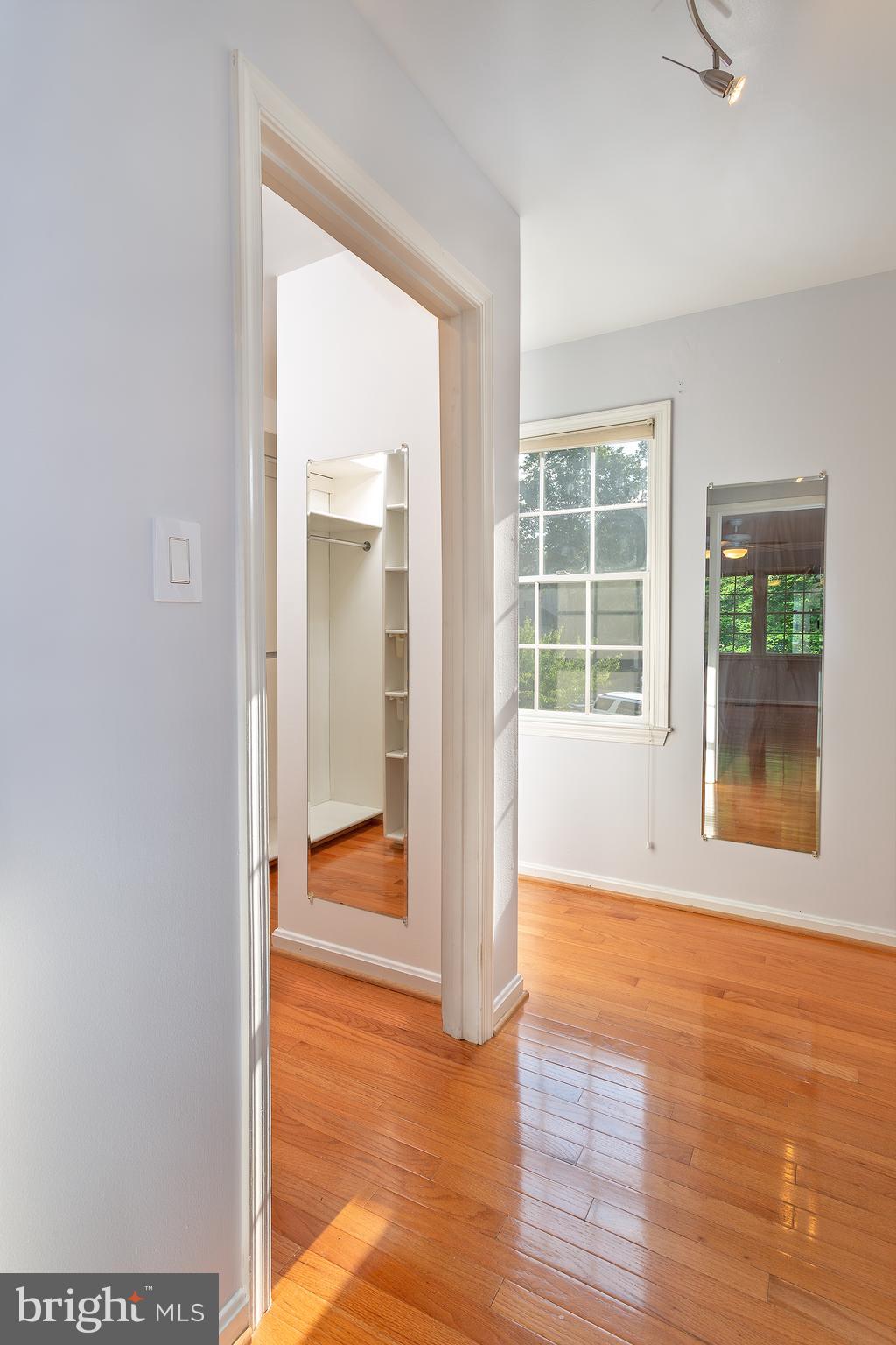 LEIGH WOODS - Residential