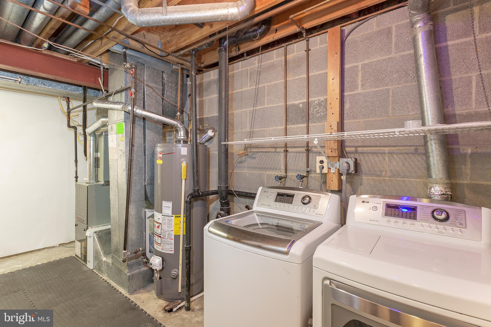 LEIGH WOODS - Residential