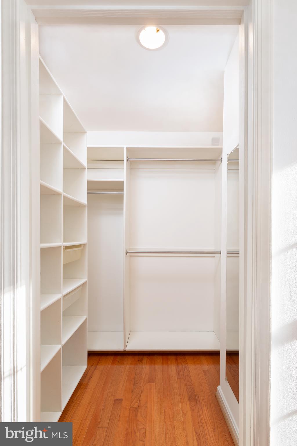 LEIGH WOODS - Residential