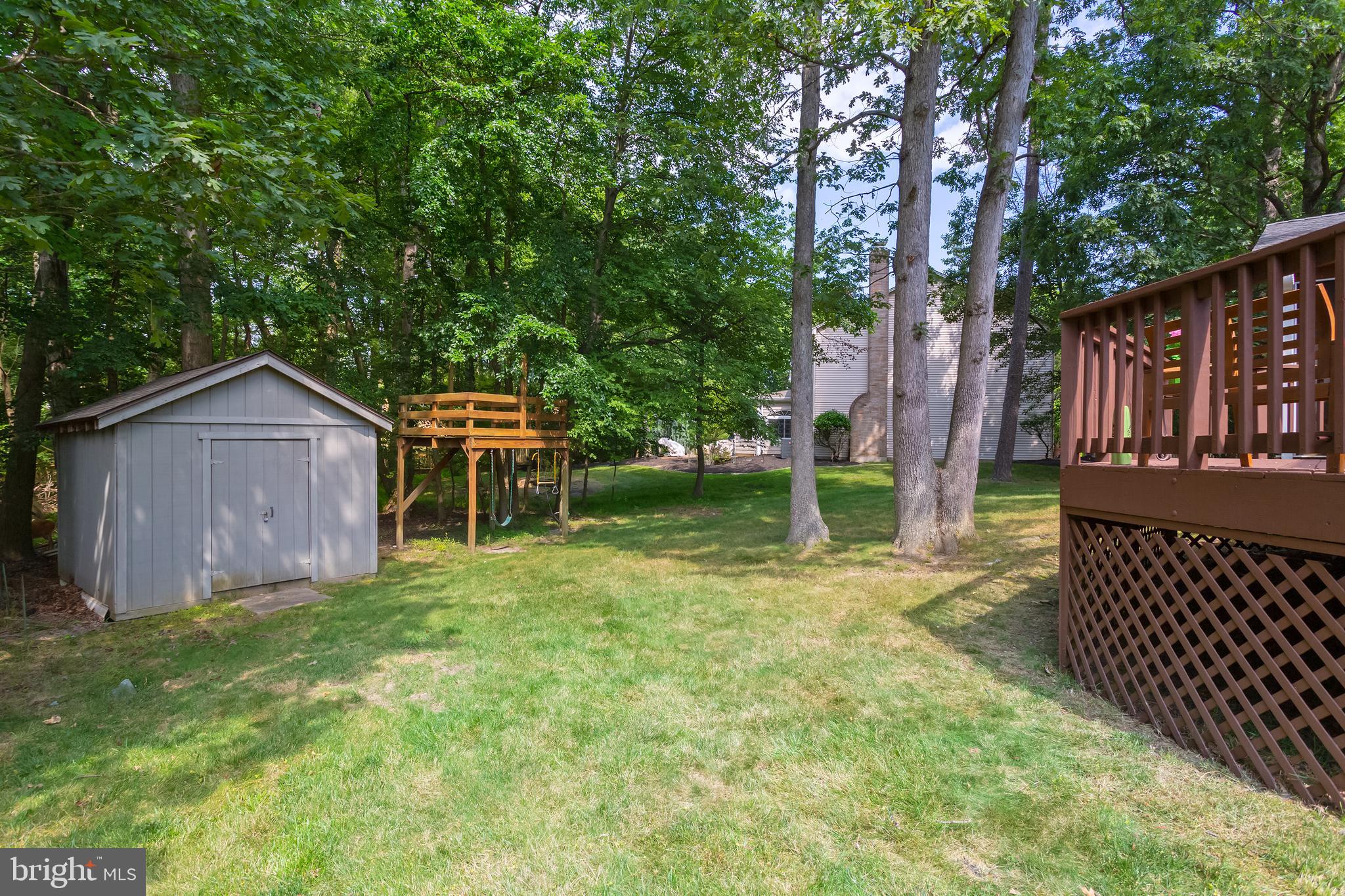 LEIGH WOODS - Residential