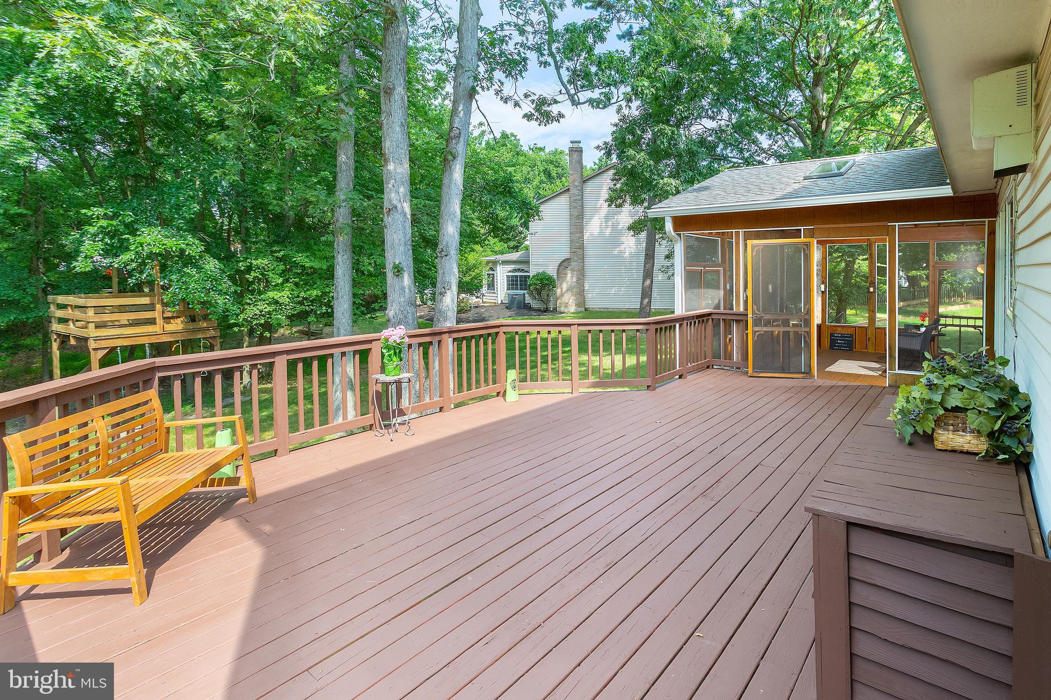 LEIGH WOODS - Residential