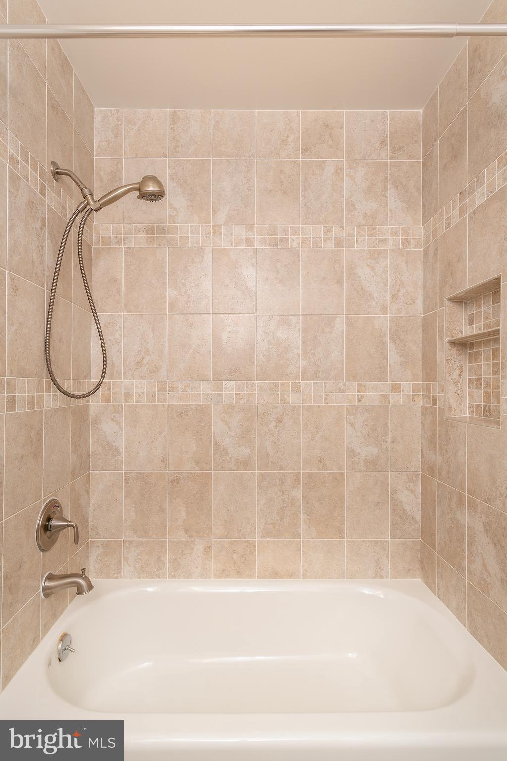 LEIGH WOODS - Residential