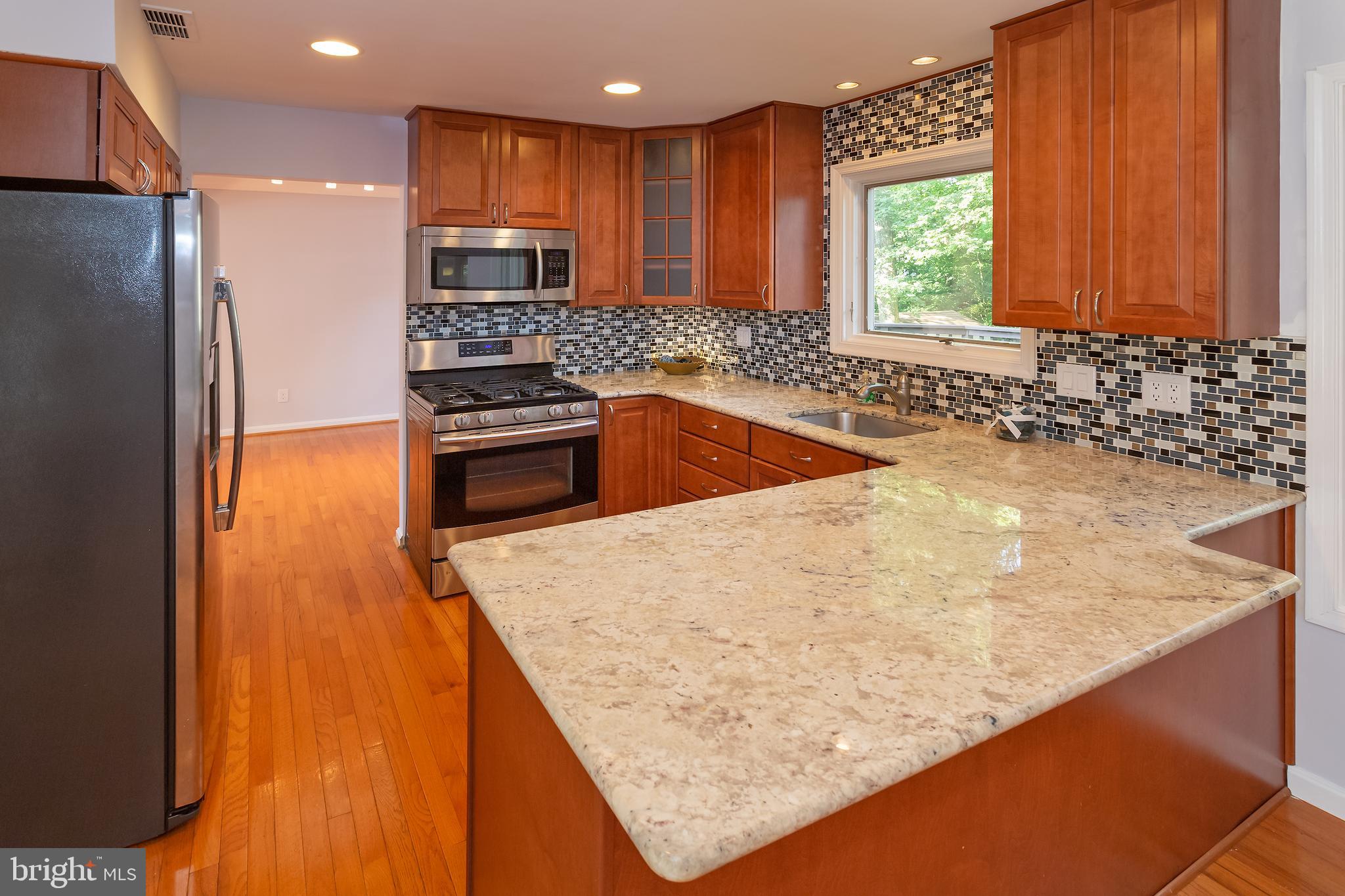 LEIGH WOODS - Residential