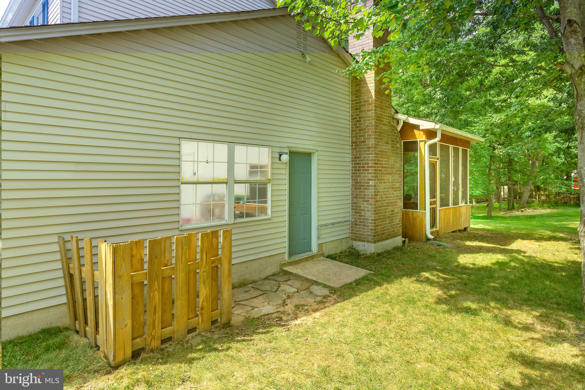 LEIGH WOODS - Residential