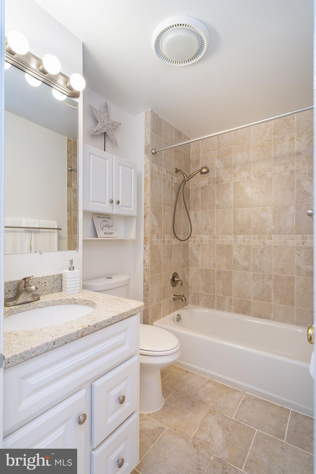 LEIGH WOODS - Residential