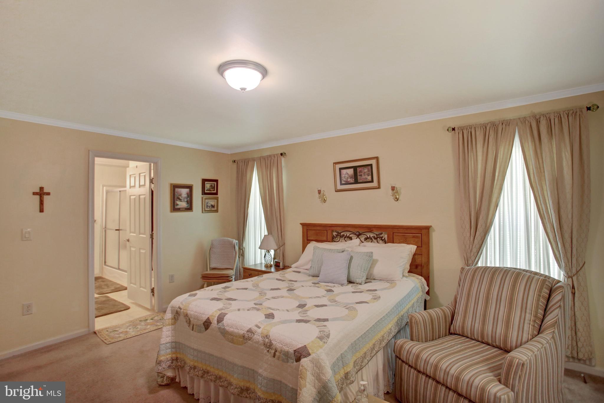 PINE MANOR - Residential