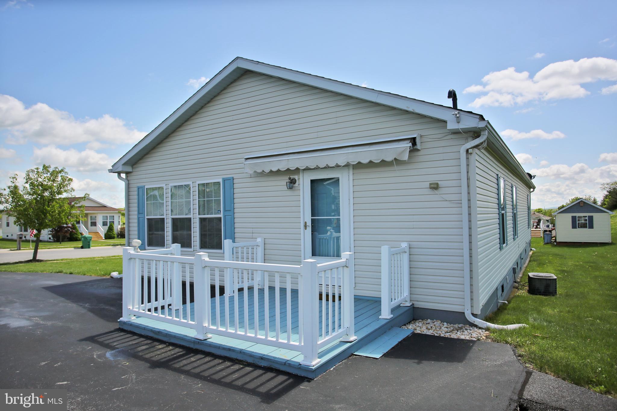 PINE MANOR - Residential