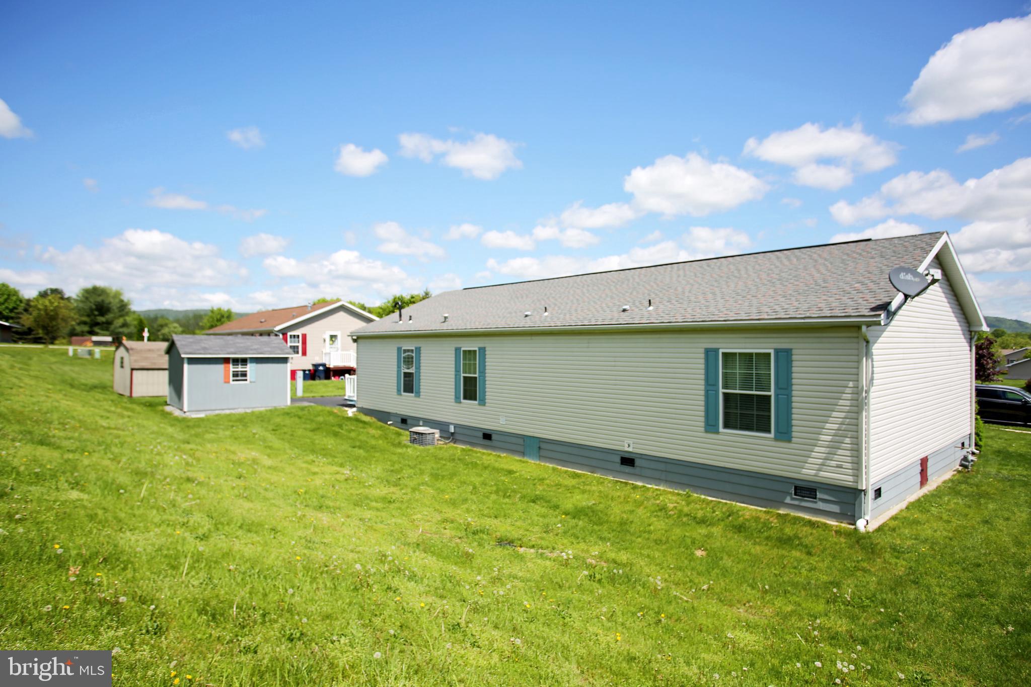 PINE MANOR - Residential