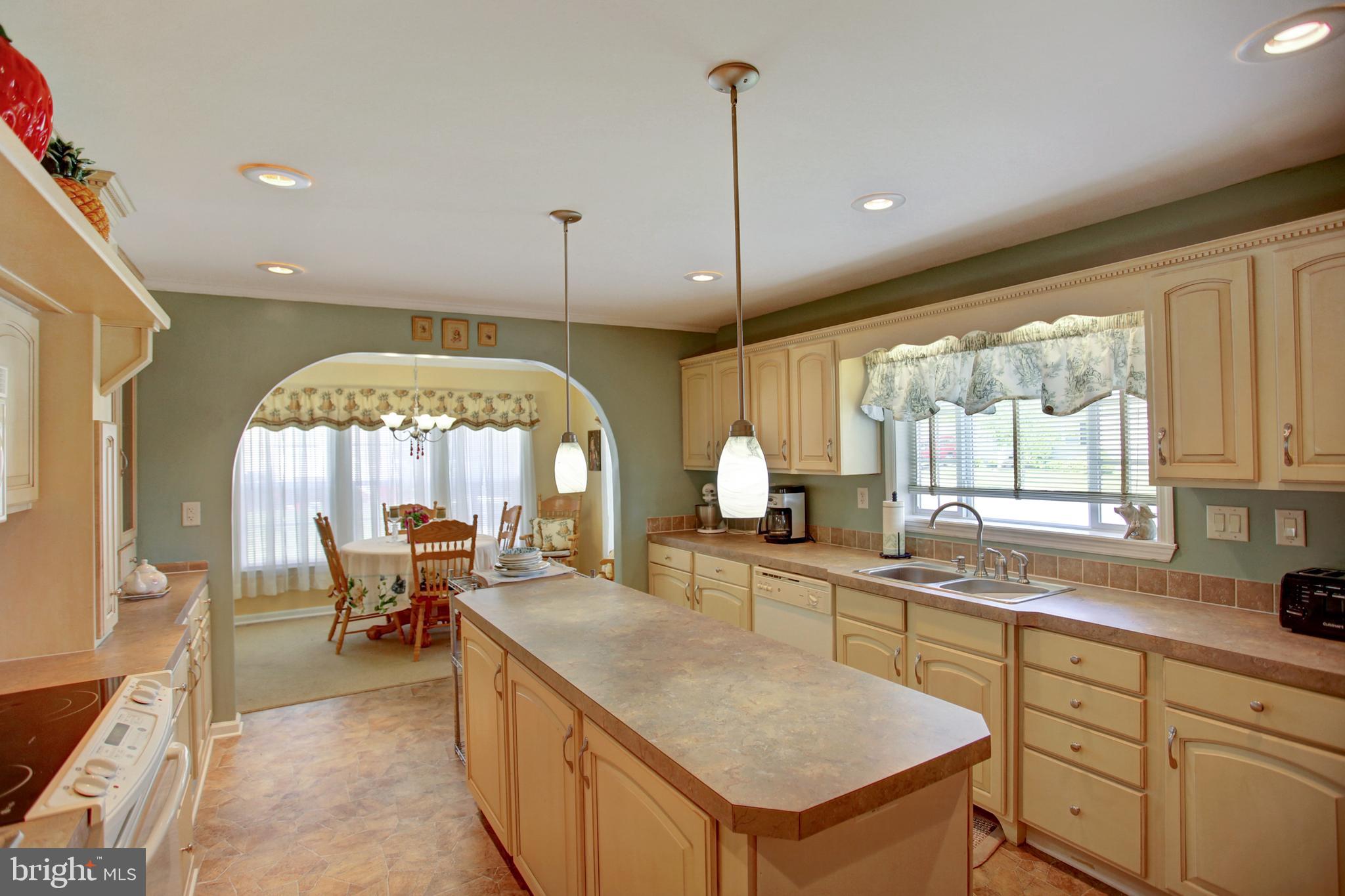 PINE MANOR - Residential