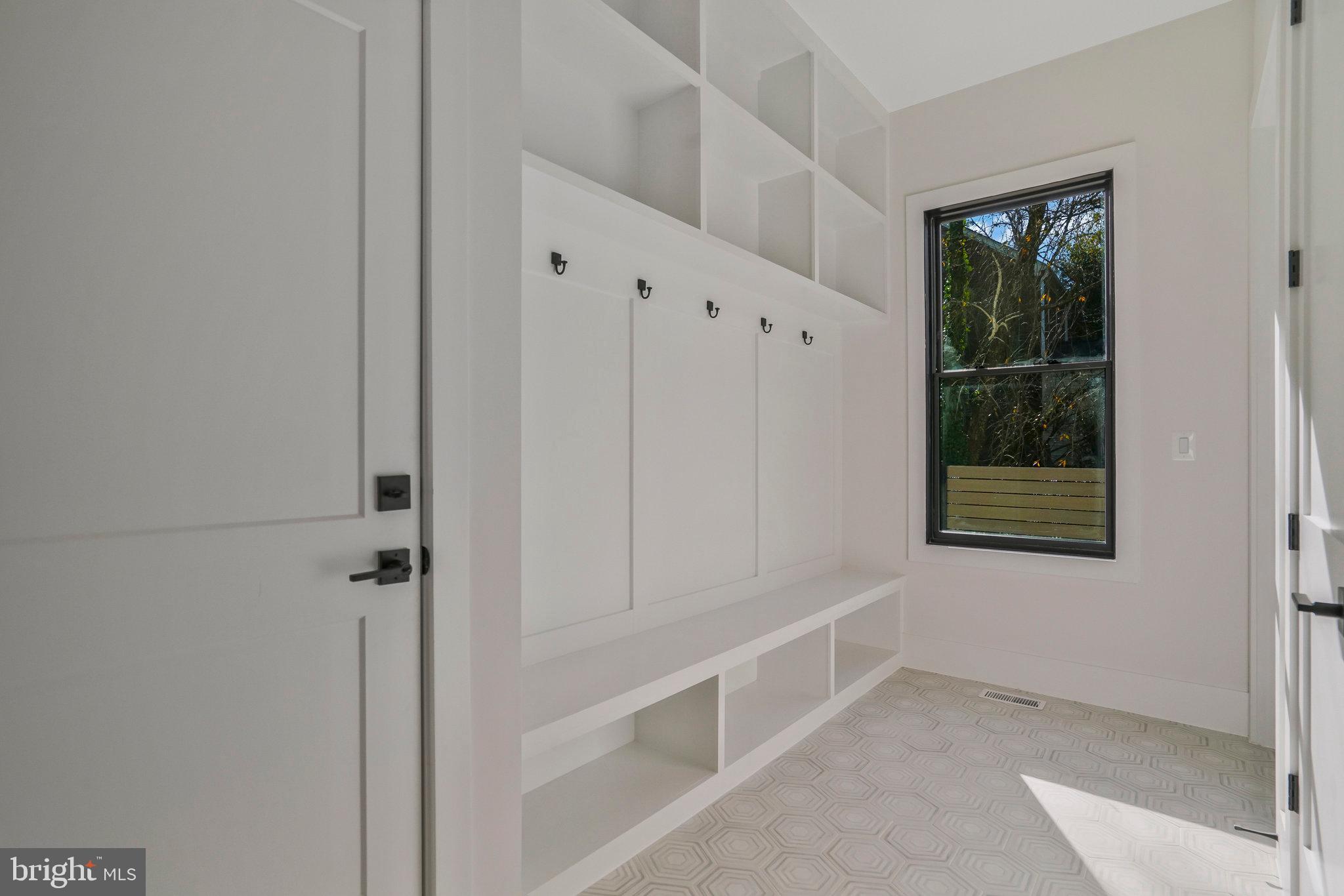 BROOKHAVEN - Residential