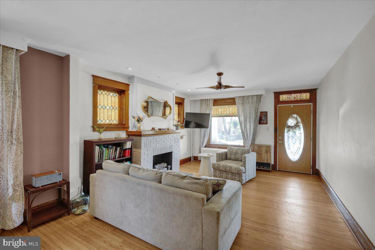 2123 FAIRVIEW STREET