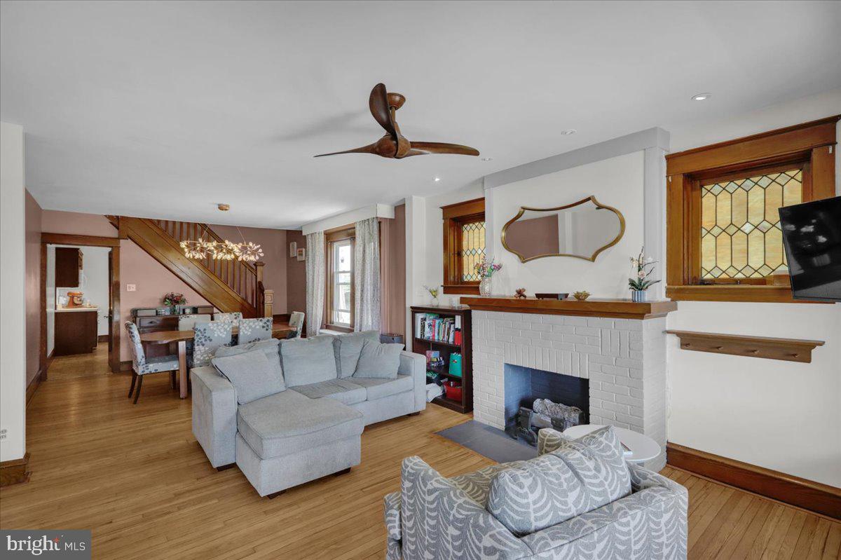2123 FAIRVIEW STREET