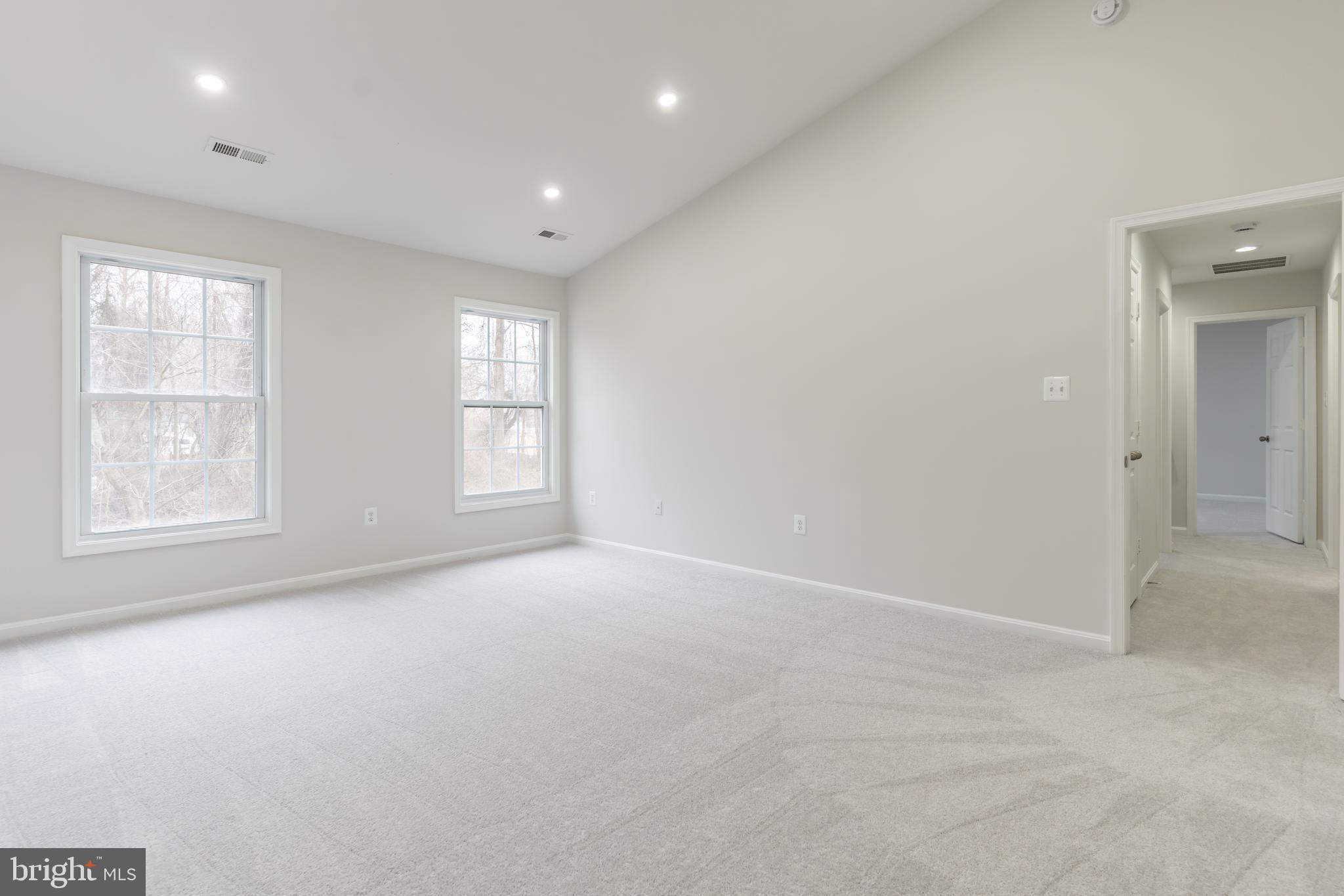 TRIANGLE - Residential