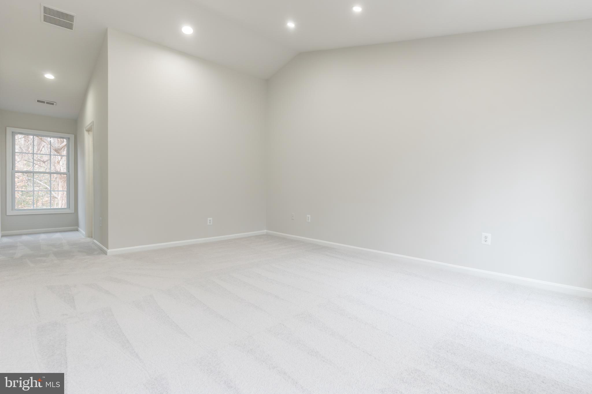 TRIANGLE - Residential