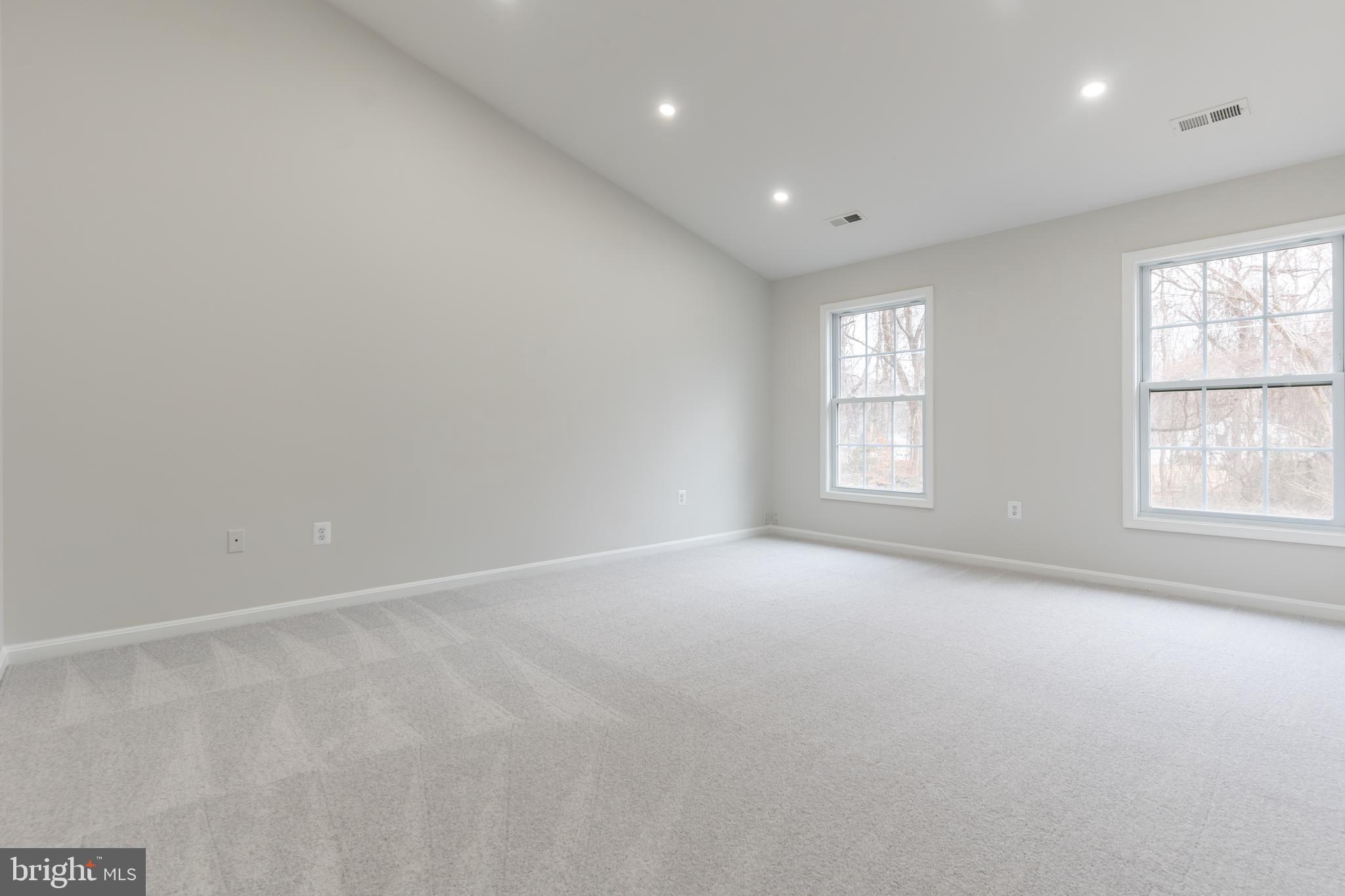 TRIANGLE - Residential