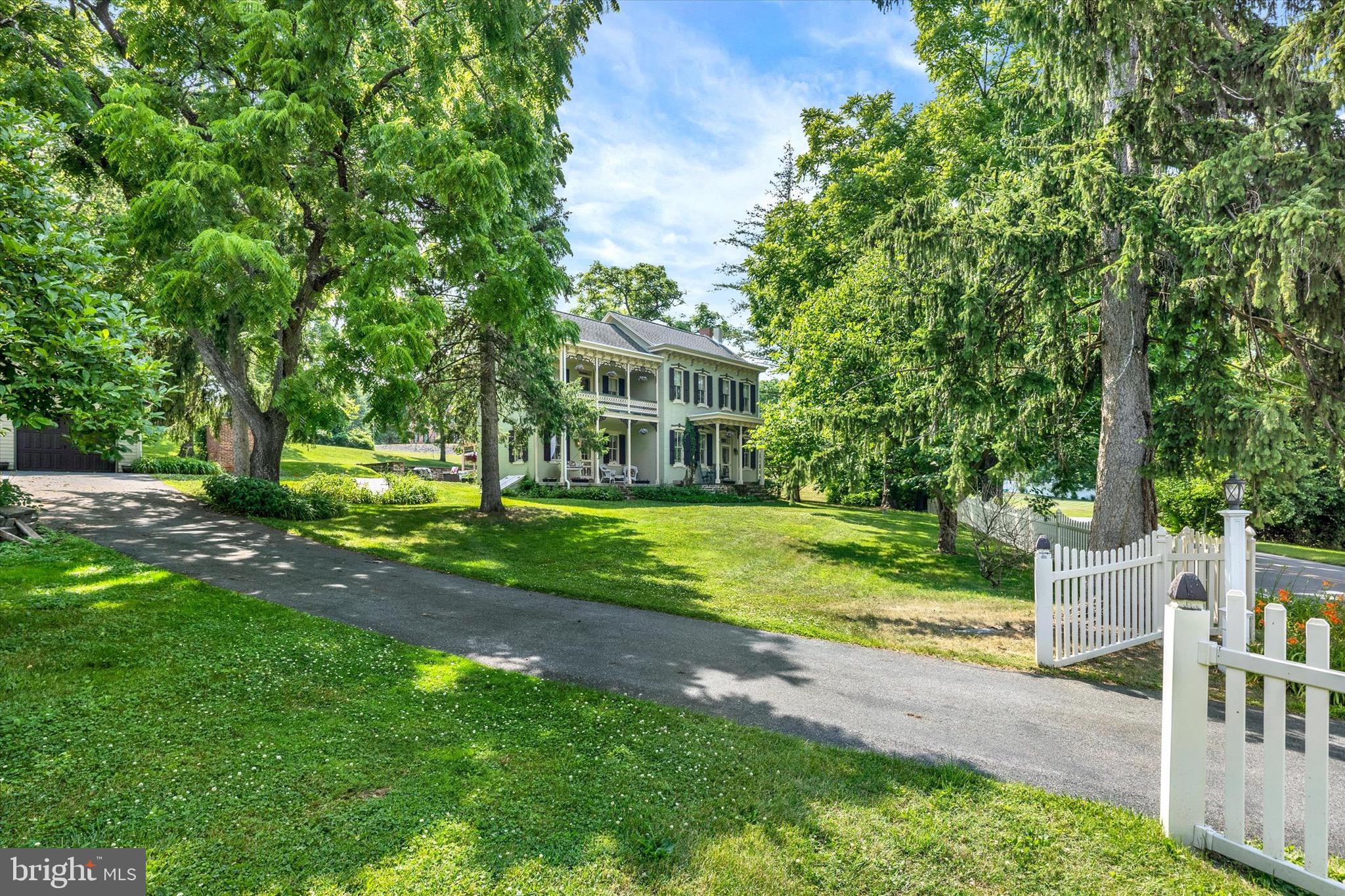 513 HUNTZINGER ROAD