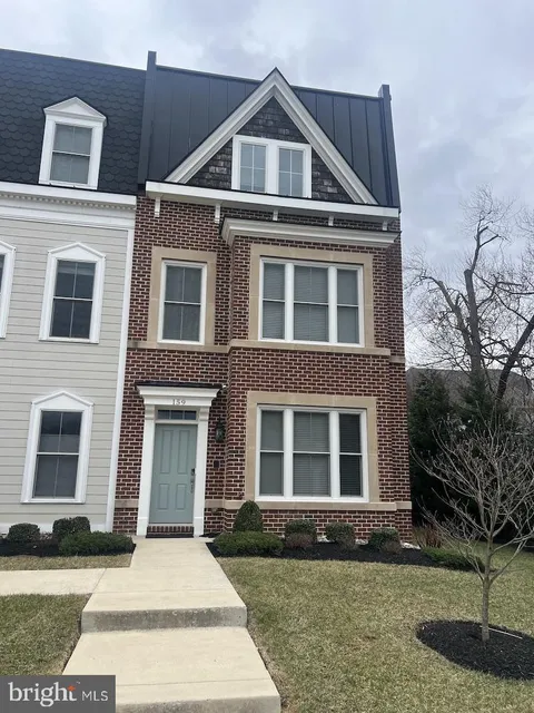 159 Center Street S Unit 14, Vienna, VA MLS: VAFX2228370