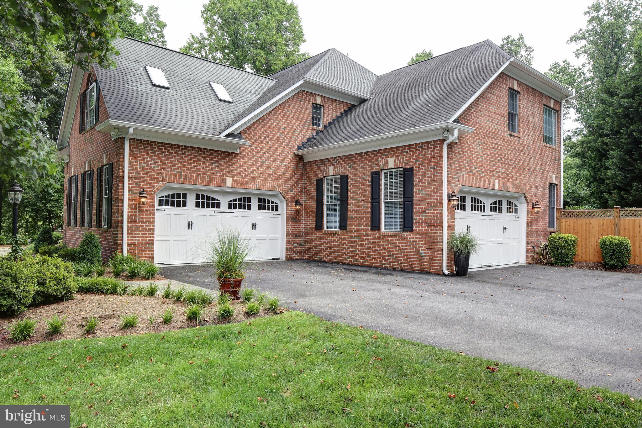 SWANN POINT ESTATES - Residential