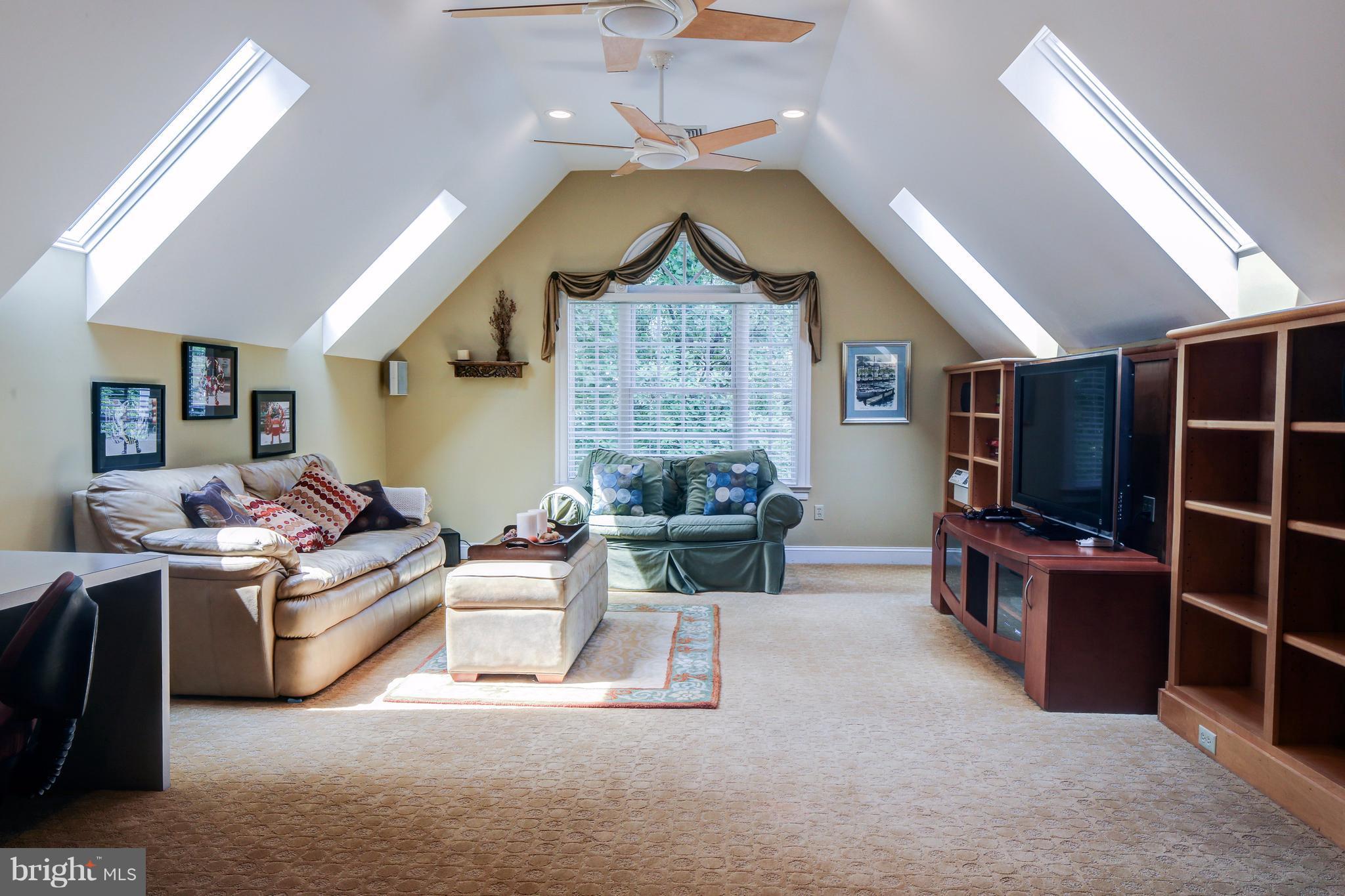 SWANN POINT ESTATES - Residential