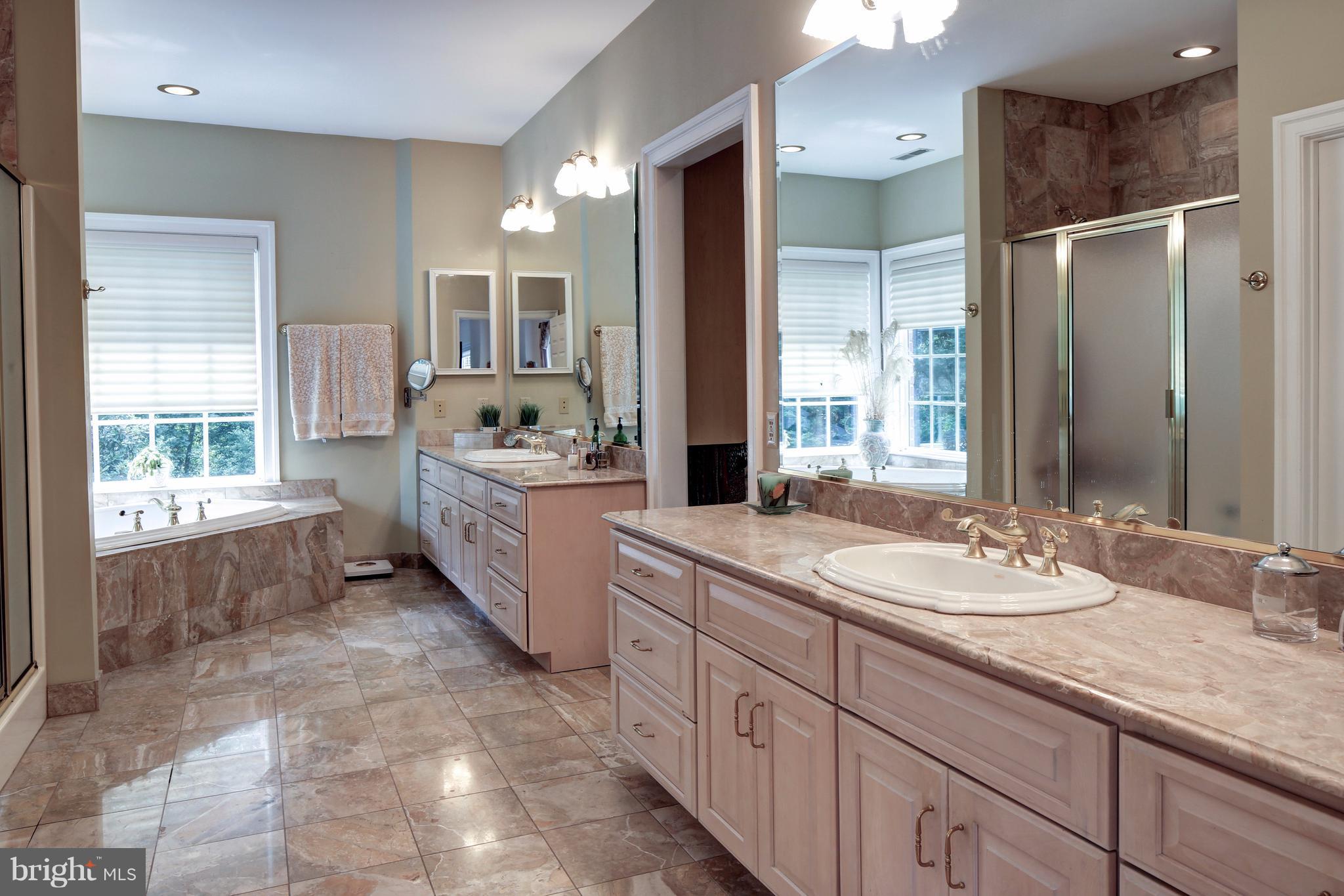 SWANN POINT ESTATES - Residential