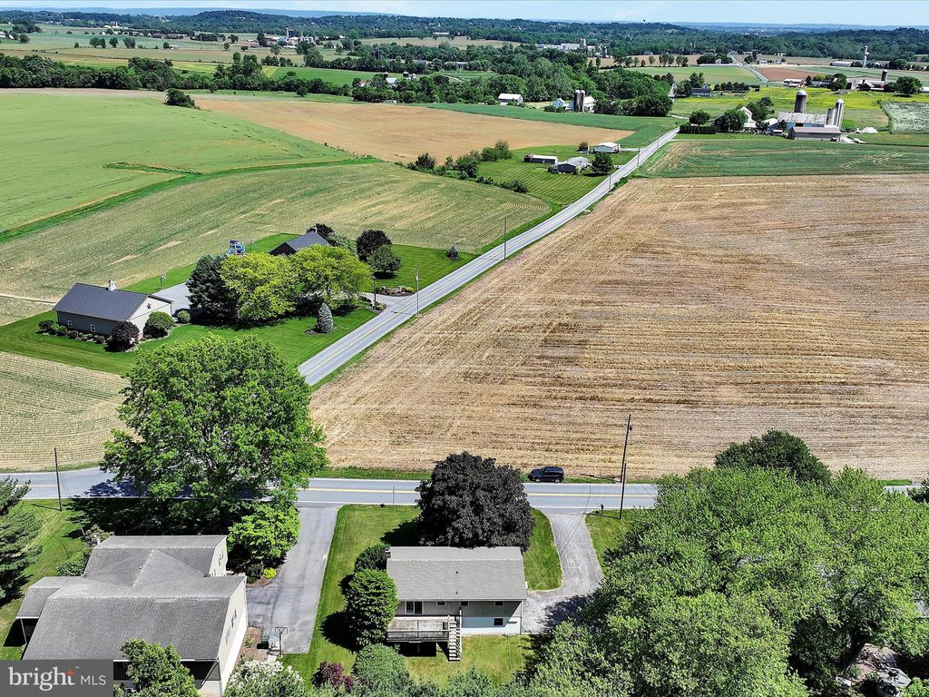 Photo of 5 Buch Mill Road, Lititz, PA 17543 (MLS # PALA2051452)