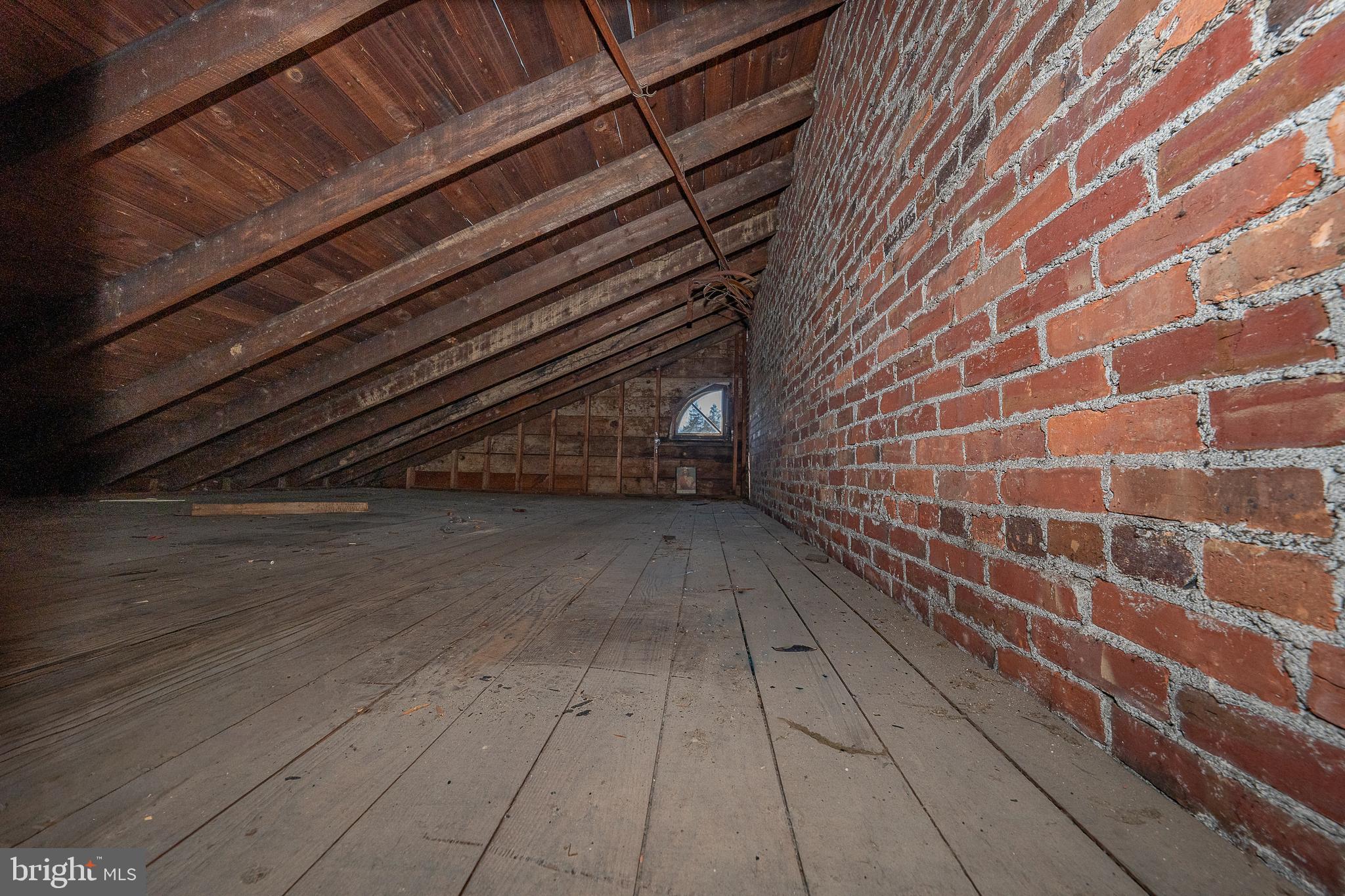 CHELTENHAM VIL - Residential