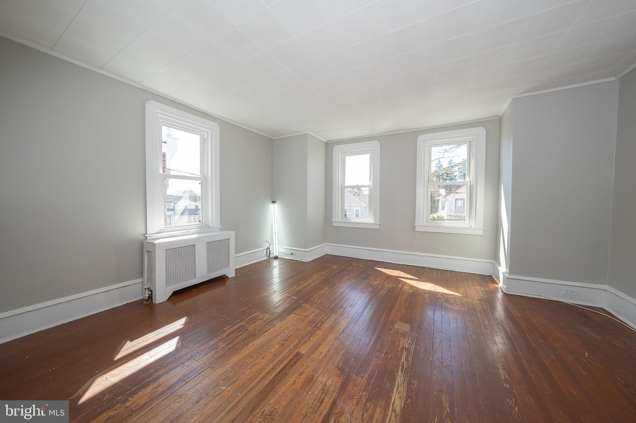 CHELTENHAM VIL - Residential