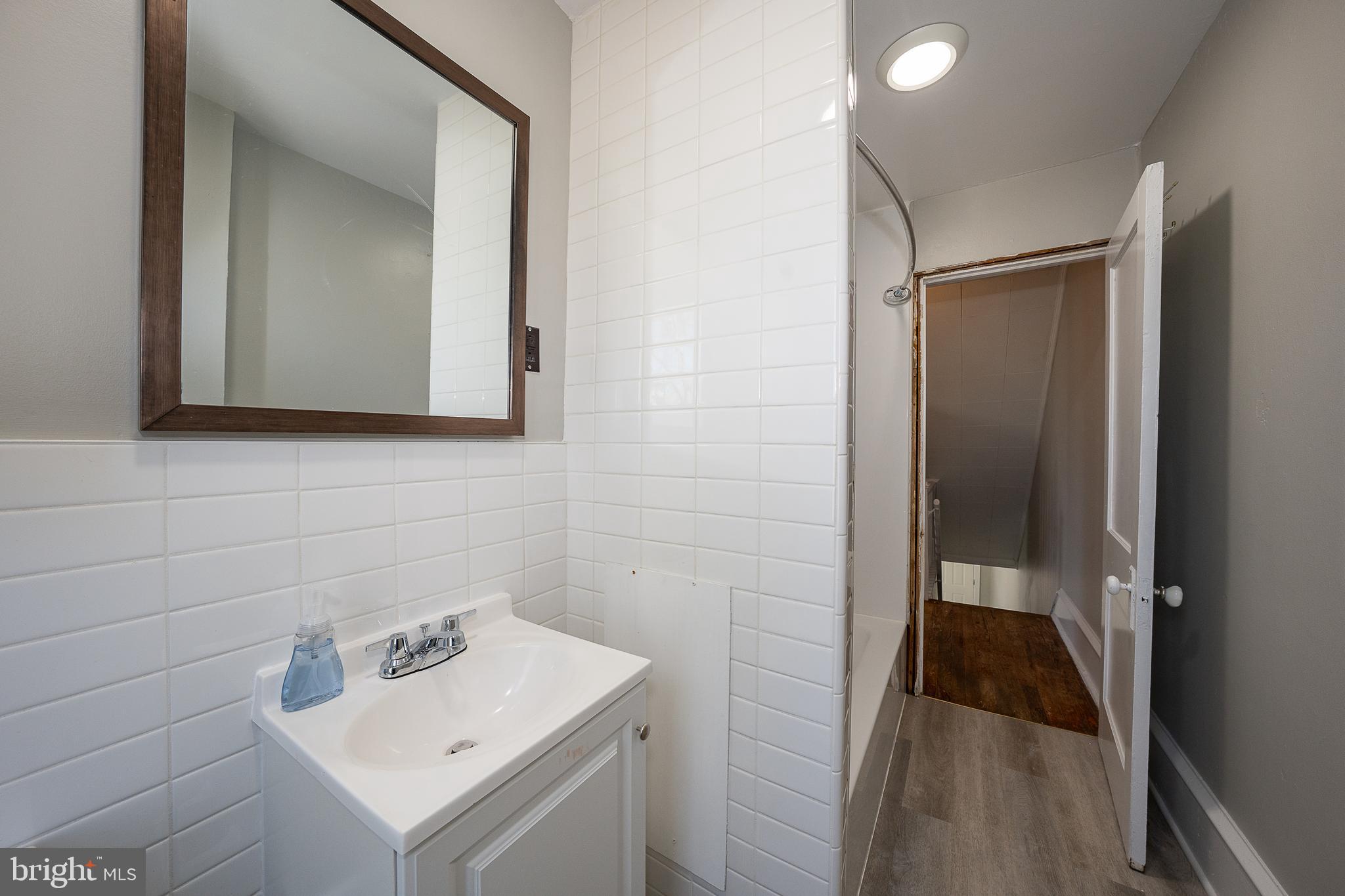 CHELTENHAM VIL - Residential