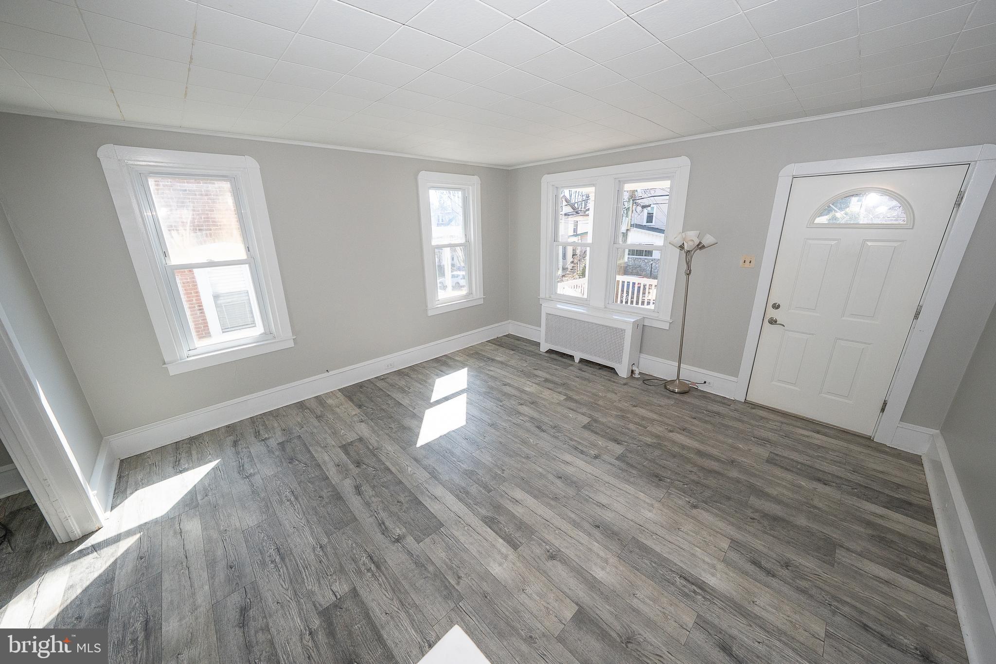 CHELTENHAM VIL - Residential