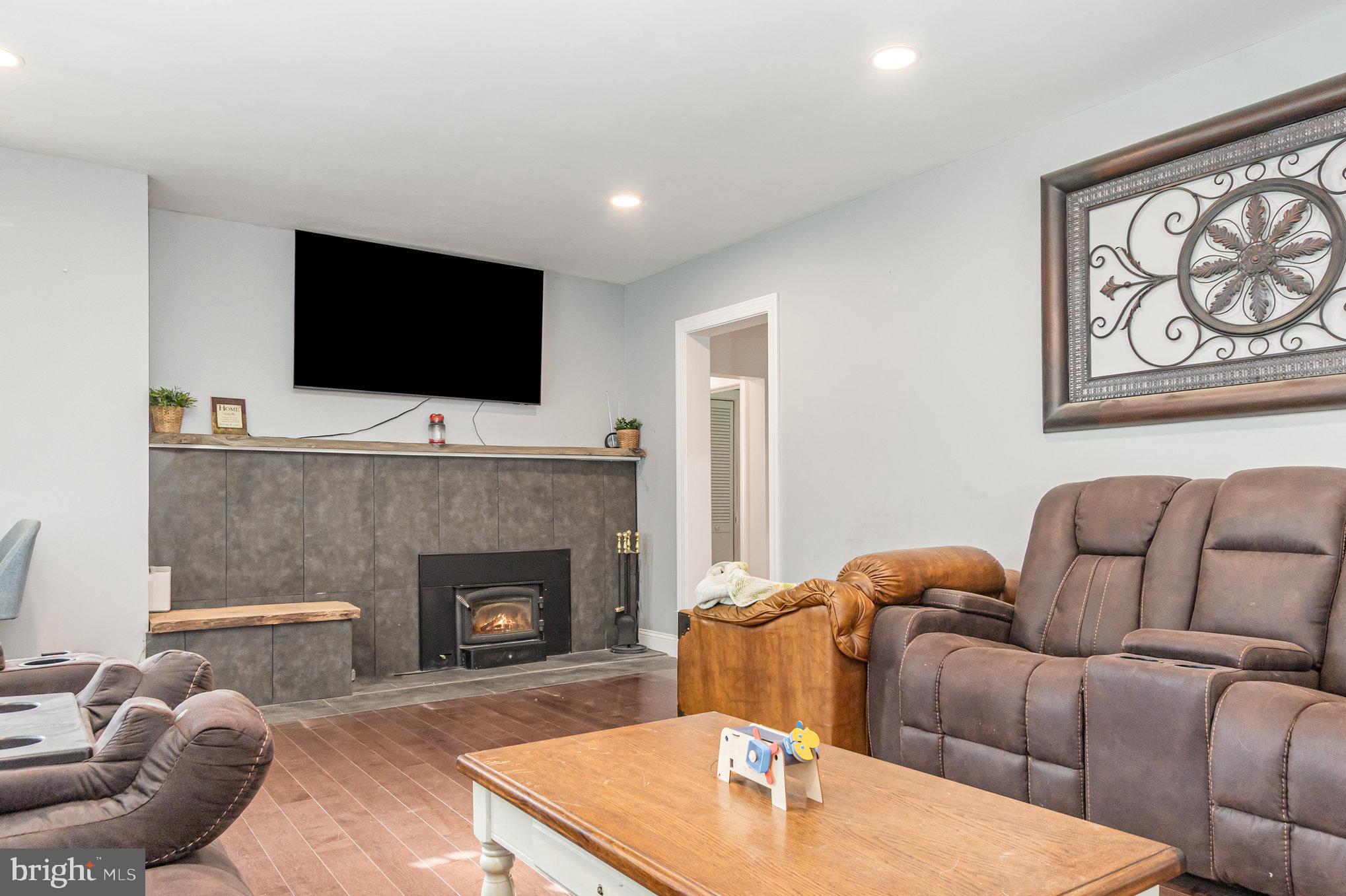 PERRY HALL - Residential