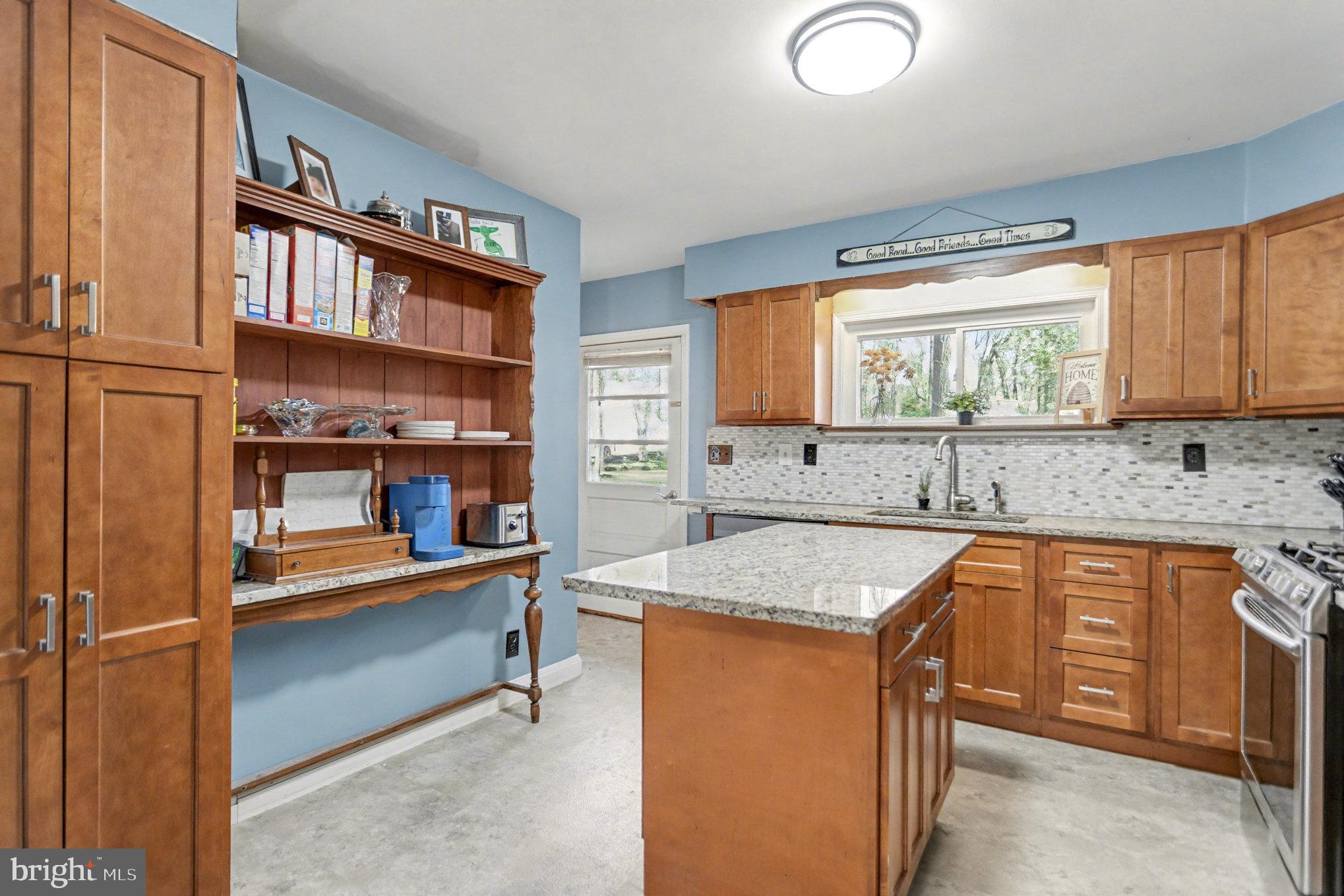 PERRY HALL - Residential