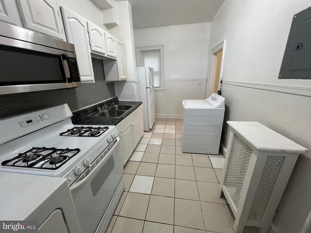 Photo of 5533 Walnut Street #1, PHILADELPHIA, PA 19139 (MLS # PAPH2559332)