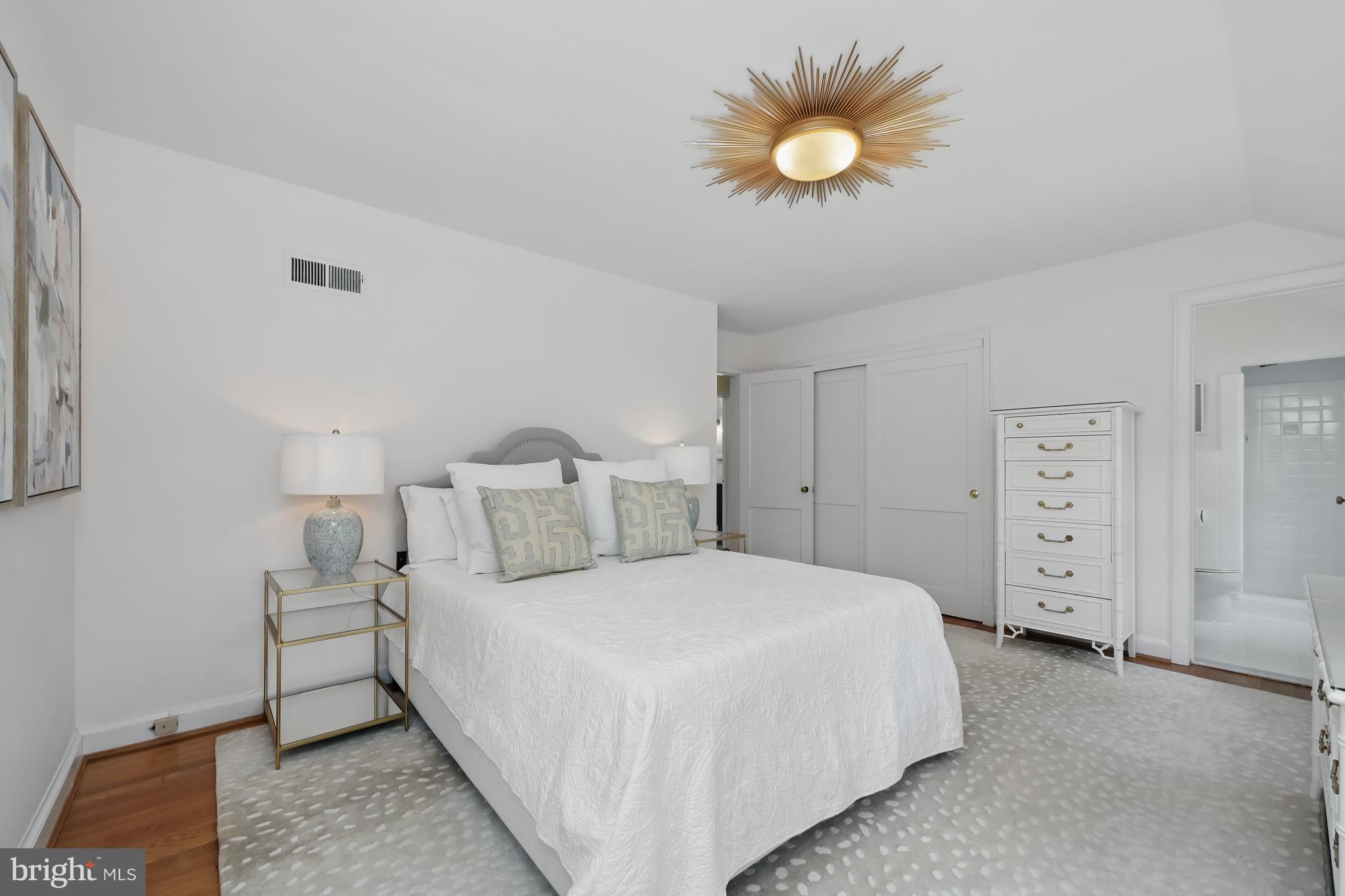 WOODACRES - Residential