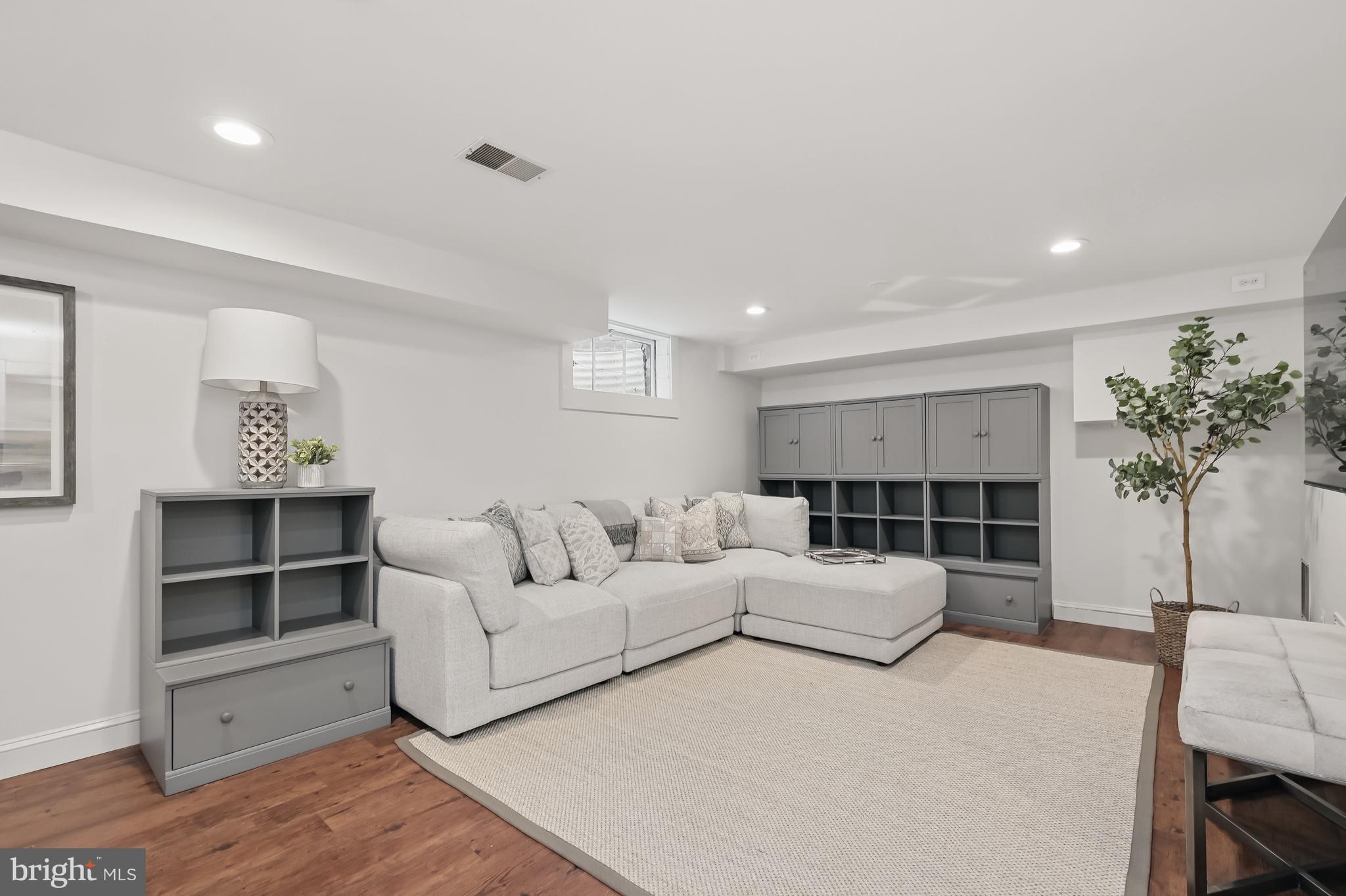 WOODACRES - Residential