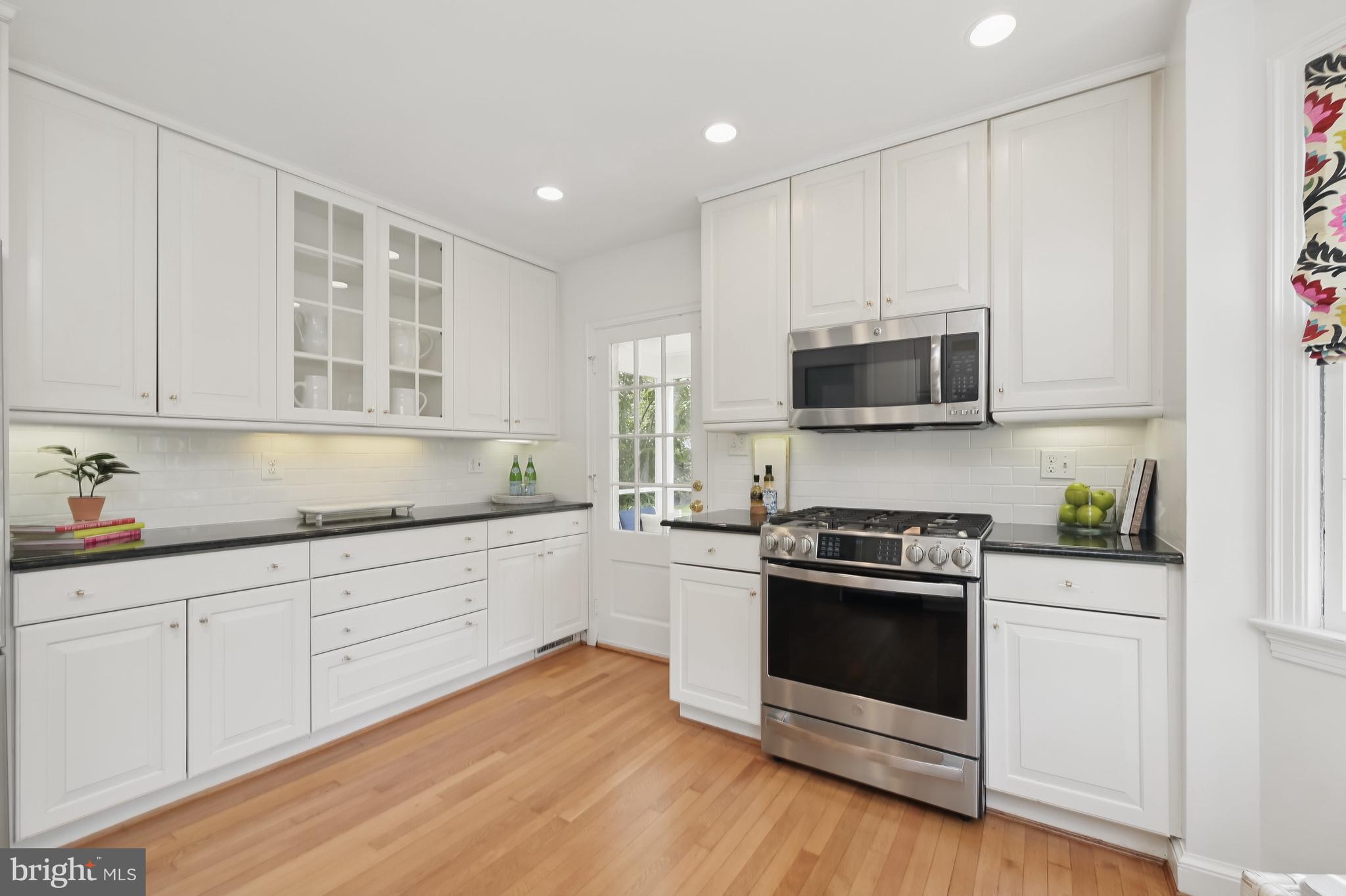 WOODACRES - Residential