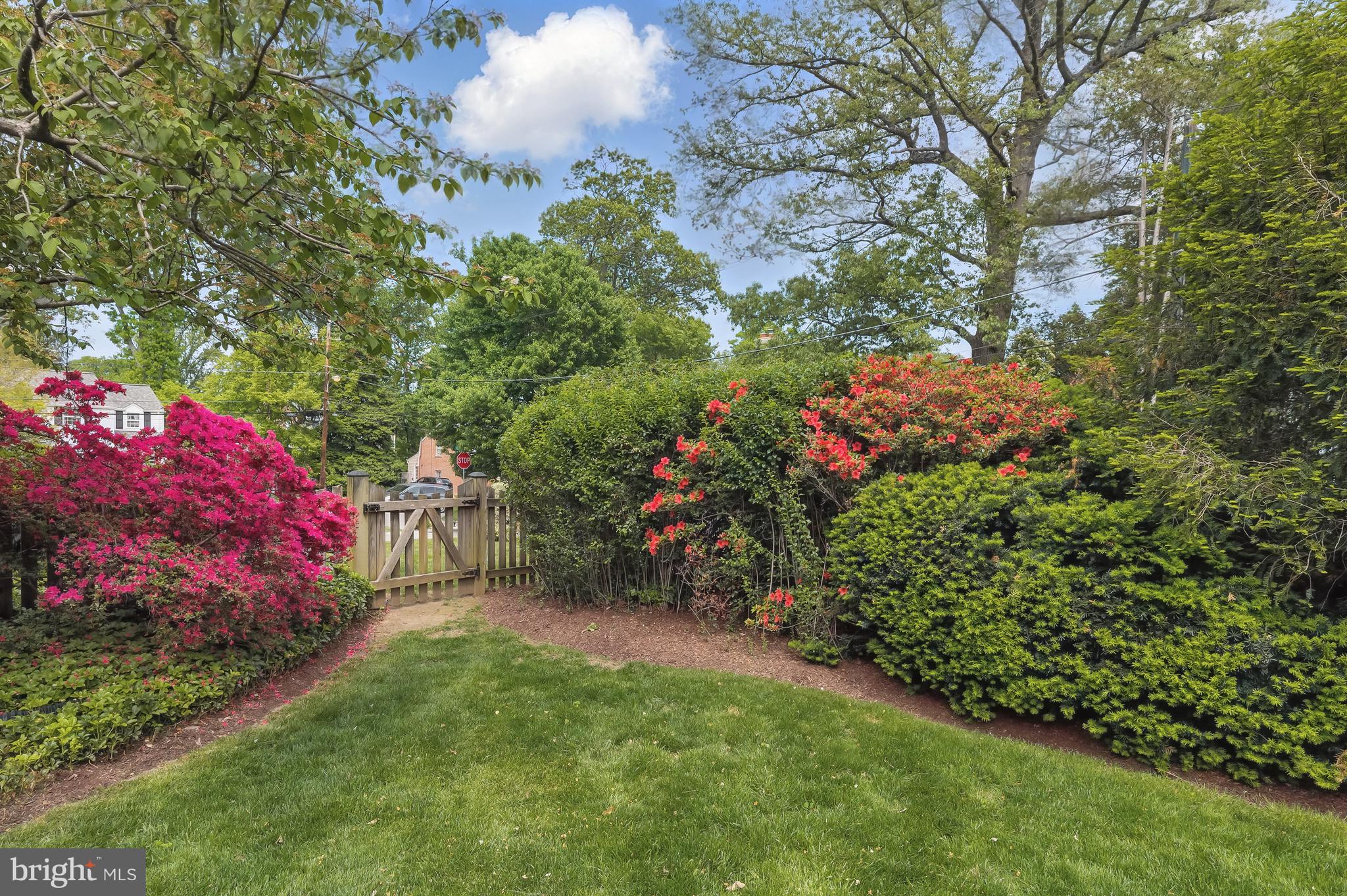 WOODACRES - Residential