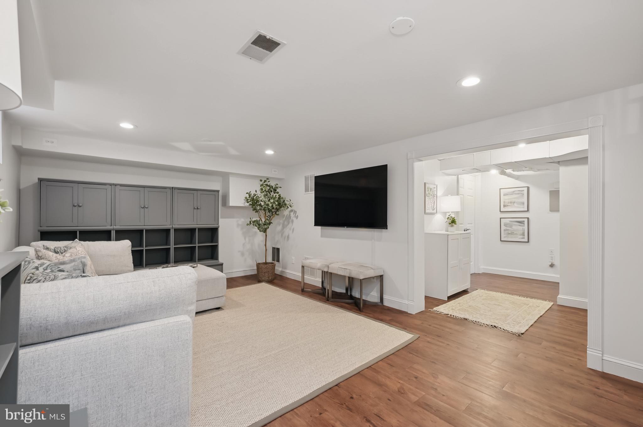 WOODACRES - Residential